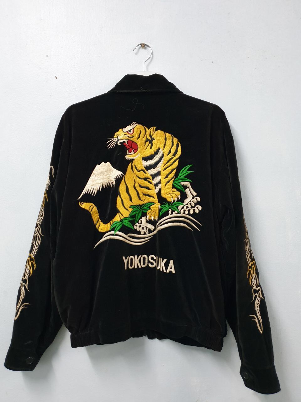 Japanese Brand × Vintage URGENT SALE‼️Vintage Embroidery Tiger Sukajan Jacket Size US L / EU 52-54 / 3 - 1 Thumbnail