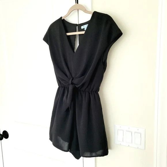 Vacation She + Sky Short Slv V-Neck Cutout Tie Front Romper Party Size 28" / US 6 / IT 42 - 4 Thumbnail