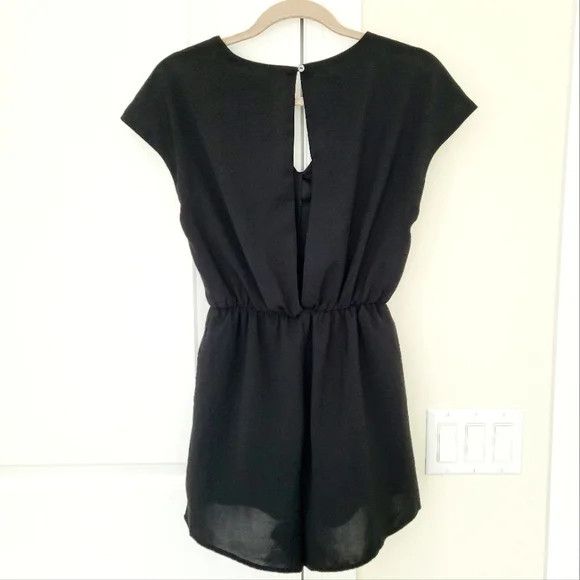 Vacation She + Sky Short Slv V-Neck Cutout Tie Front Romper Party Size 28" / US 6 / IT 42 - 5 Thumbnail