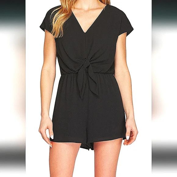 Vacation She + Sky Short Slv V-Neck Cutout Tie Front Romper Party Size 28" / US 6 / IT 42 - 1 Thumbnail