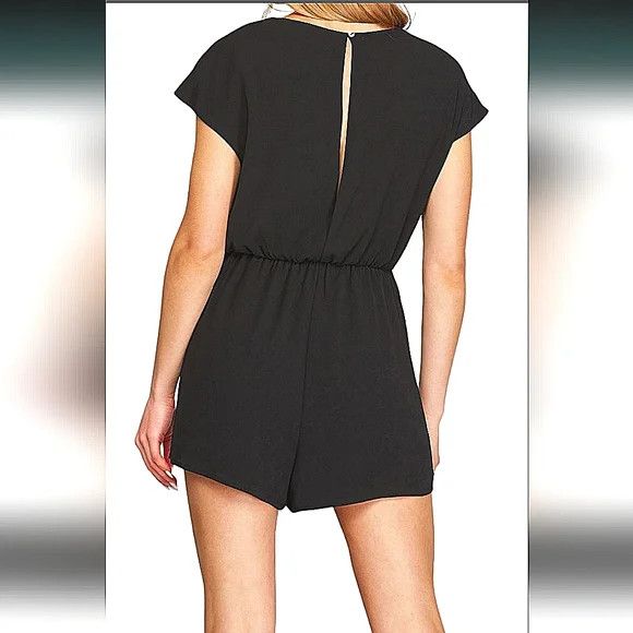 Vacation She + Sky Short Slv V-Neck Cutout Tie Front Romper Party Size 28" / US 6 / IT 42 - 2 Thumbnail