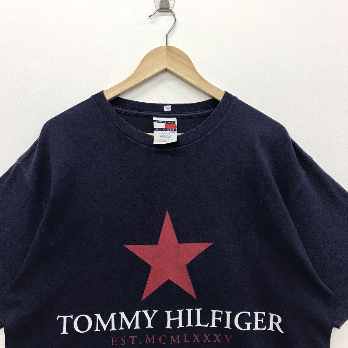 Tommy Hilfiger × Vintage *Rare!! Vintage Tommy Hilfiger Big Graphic Tee Size US XL / EU 56 / 4 - 2 Thumbnail
