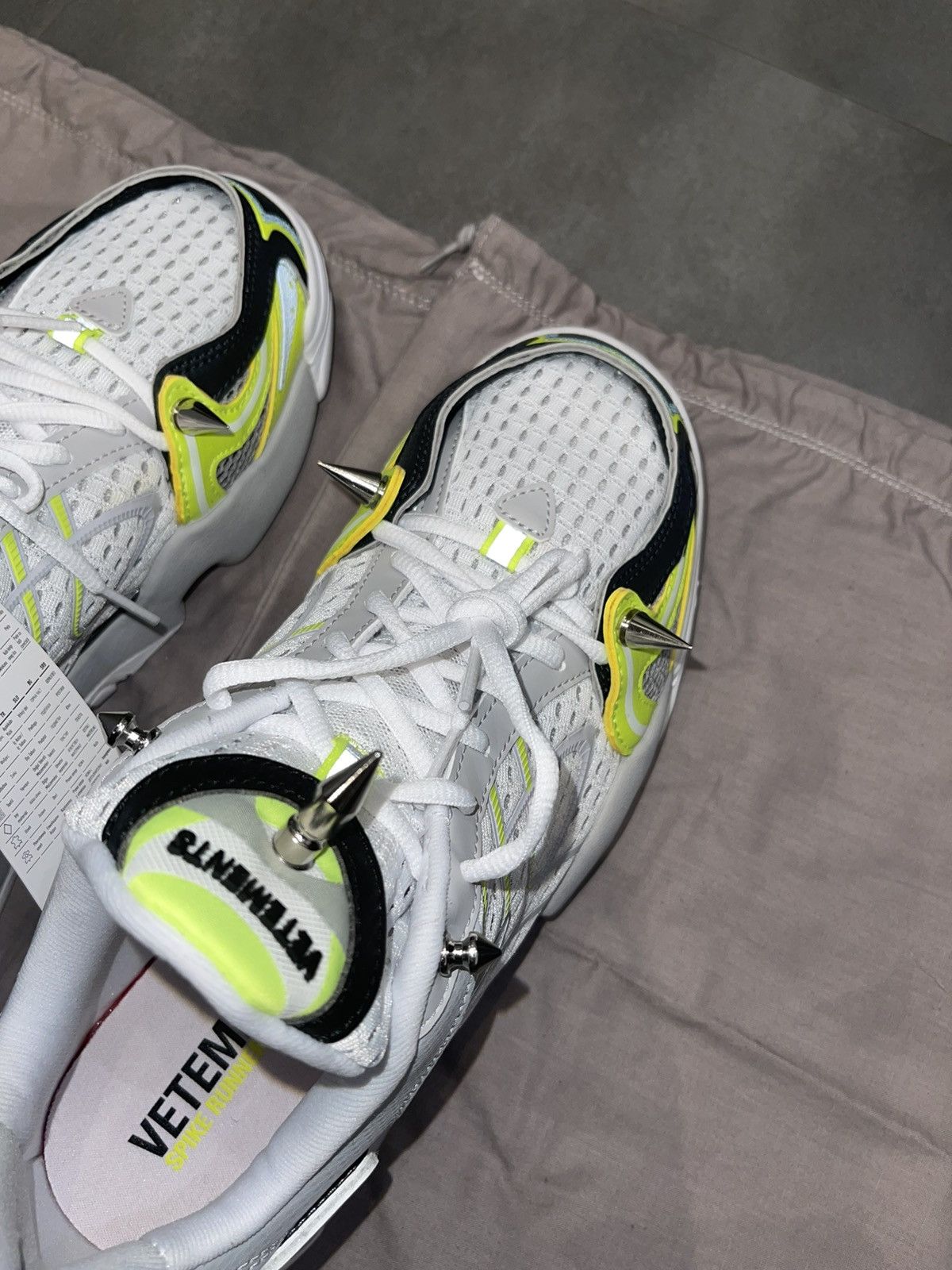 Vetements !DS! SS19 Vetements Spike Runner 400 Low-Top Sneakers Size US 8.5 / EU 41-42 - 12 Thumbnail