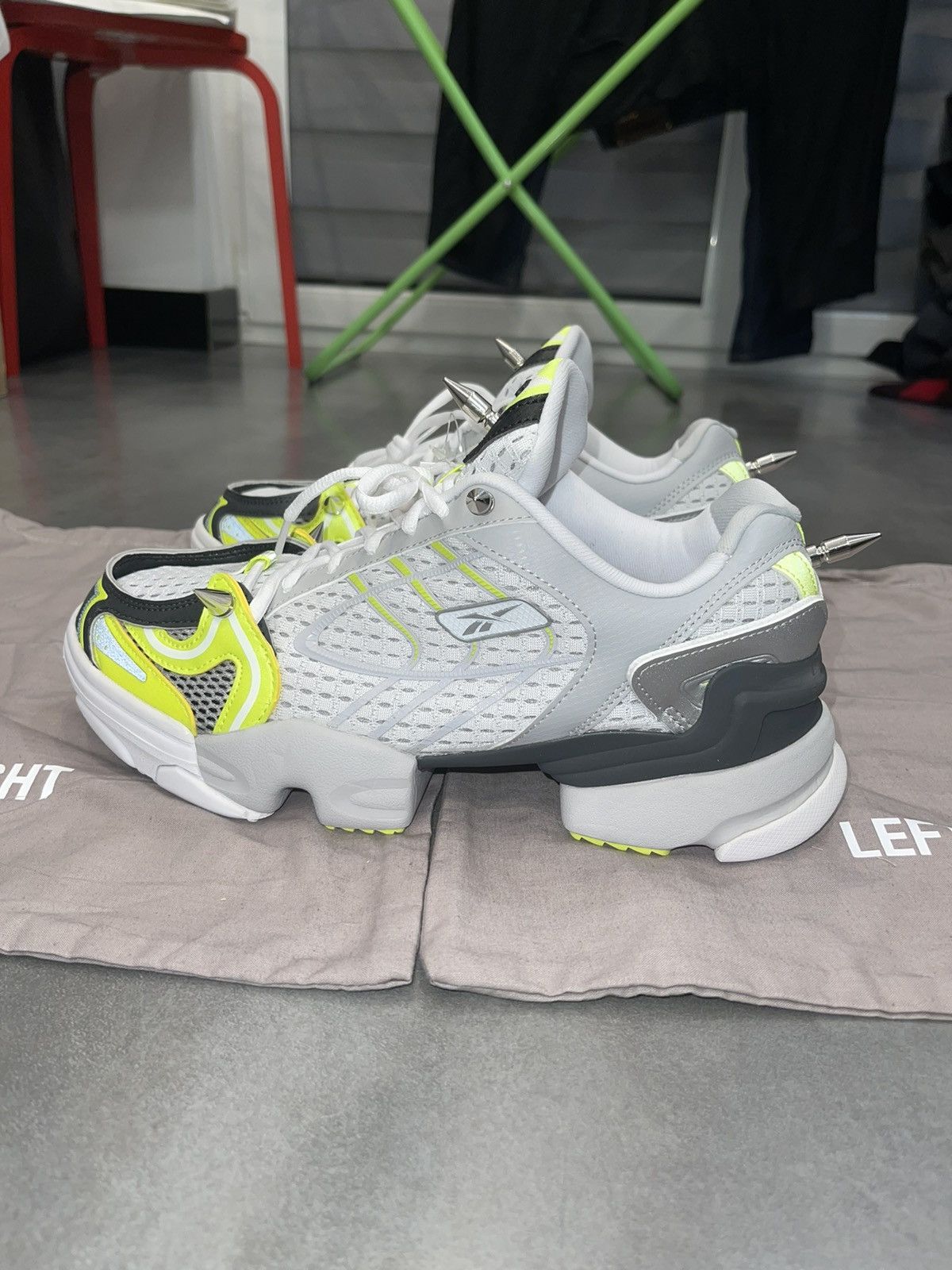 Vetements !DS! SS19 Vetements Spike Runner 400 Low-Top Sneakers Size US 8.5 / EU 41-42 - 7 Thumbnail