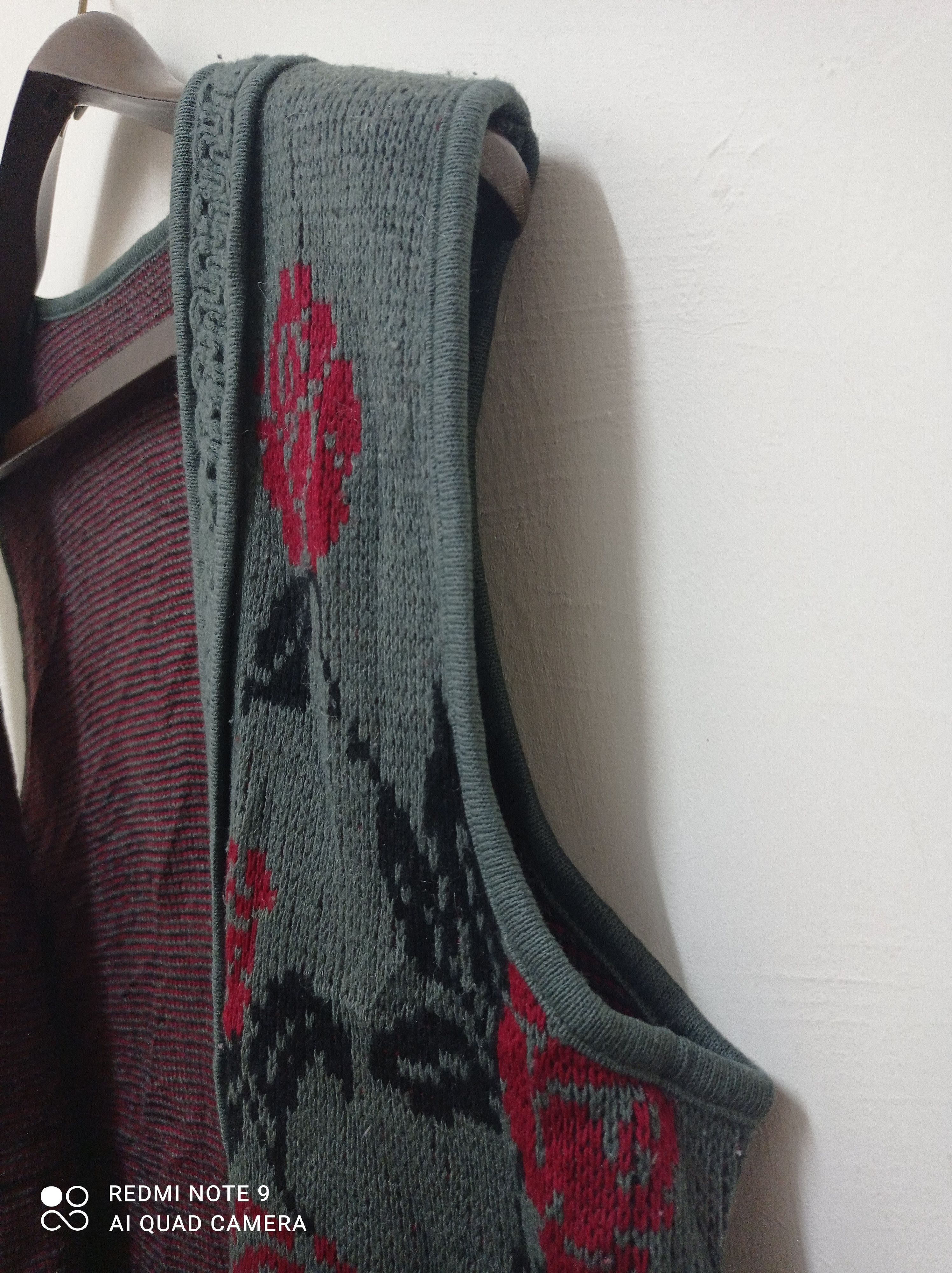Japanese Brand × Other Vintage Japanese Brand knitted vest floral pattern Size US M / EU 48-50 / 2 - 10 Thumbnail