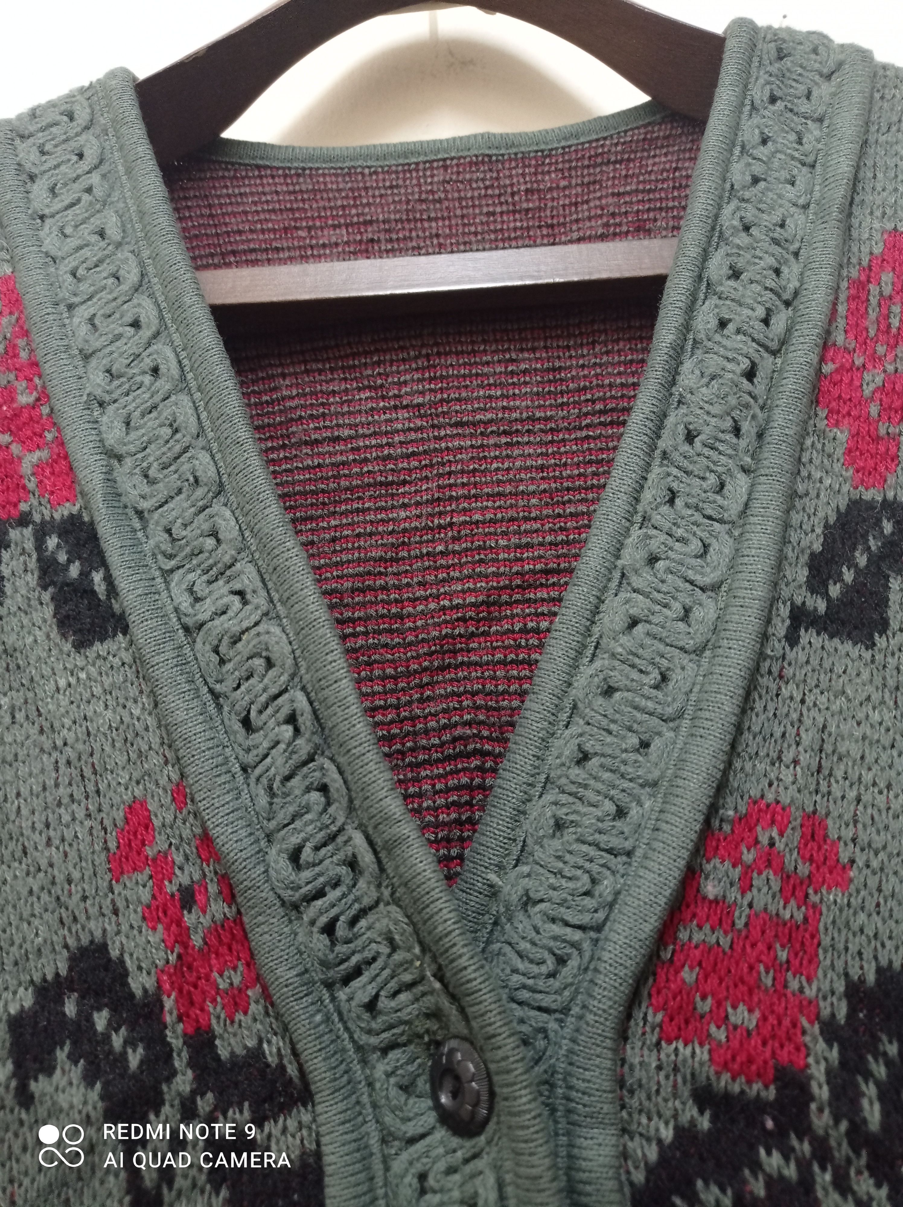 Japanese Brand × Other Vintage Japanese Brand knitted vest floral pattern Size US M / EU 48-50 / 2 - 4 Thumbnail