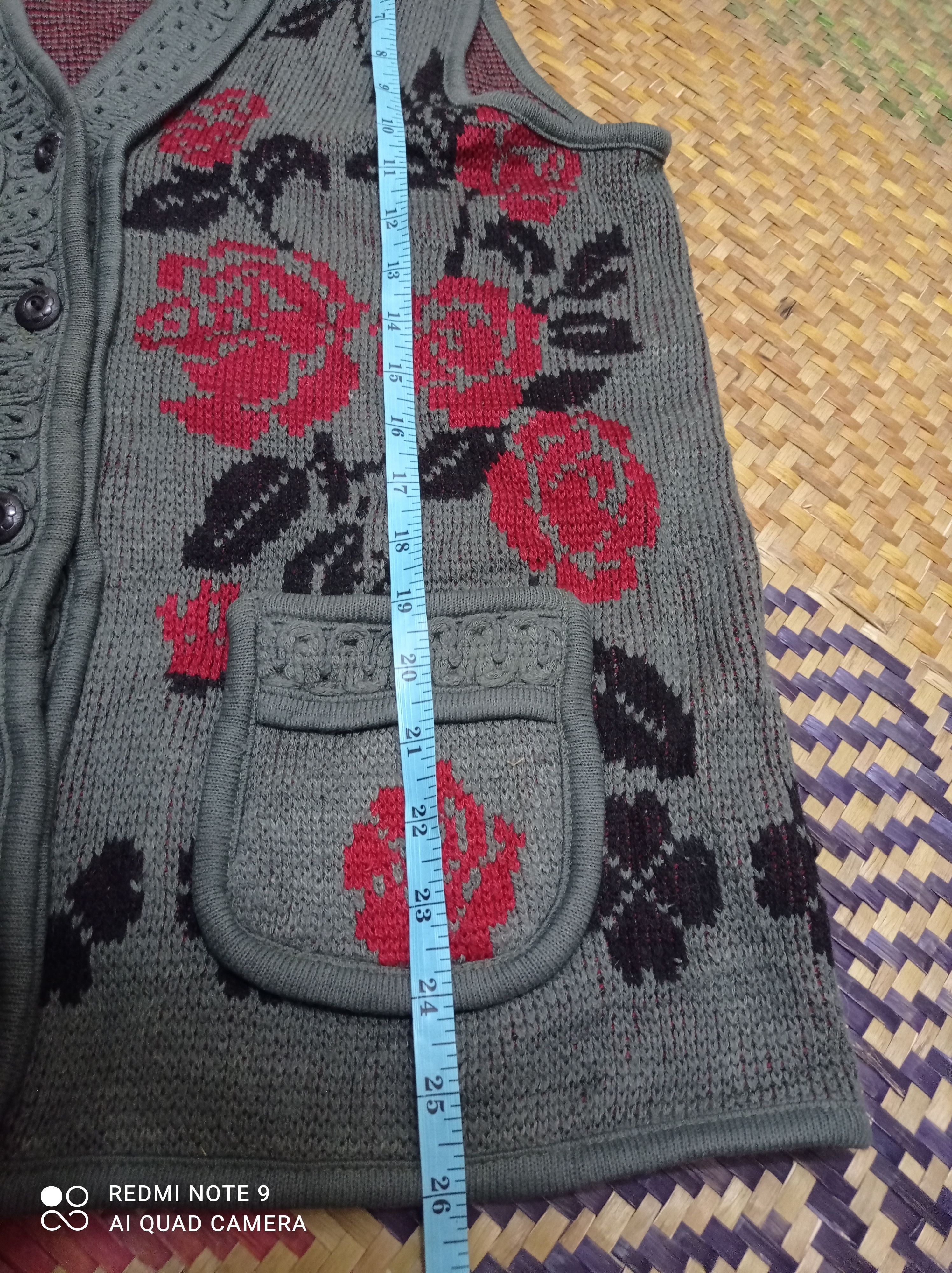 Japanese Brand × Other Vintage Japanese Brand knitted vest floral pattern Size US M / EU 48-50 / 2 - 12 Thumbnail