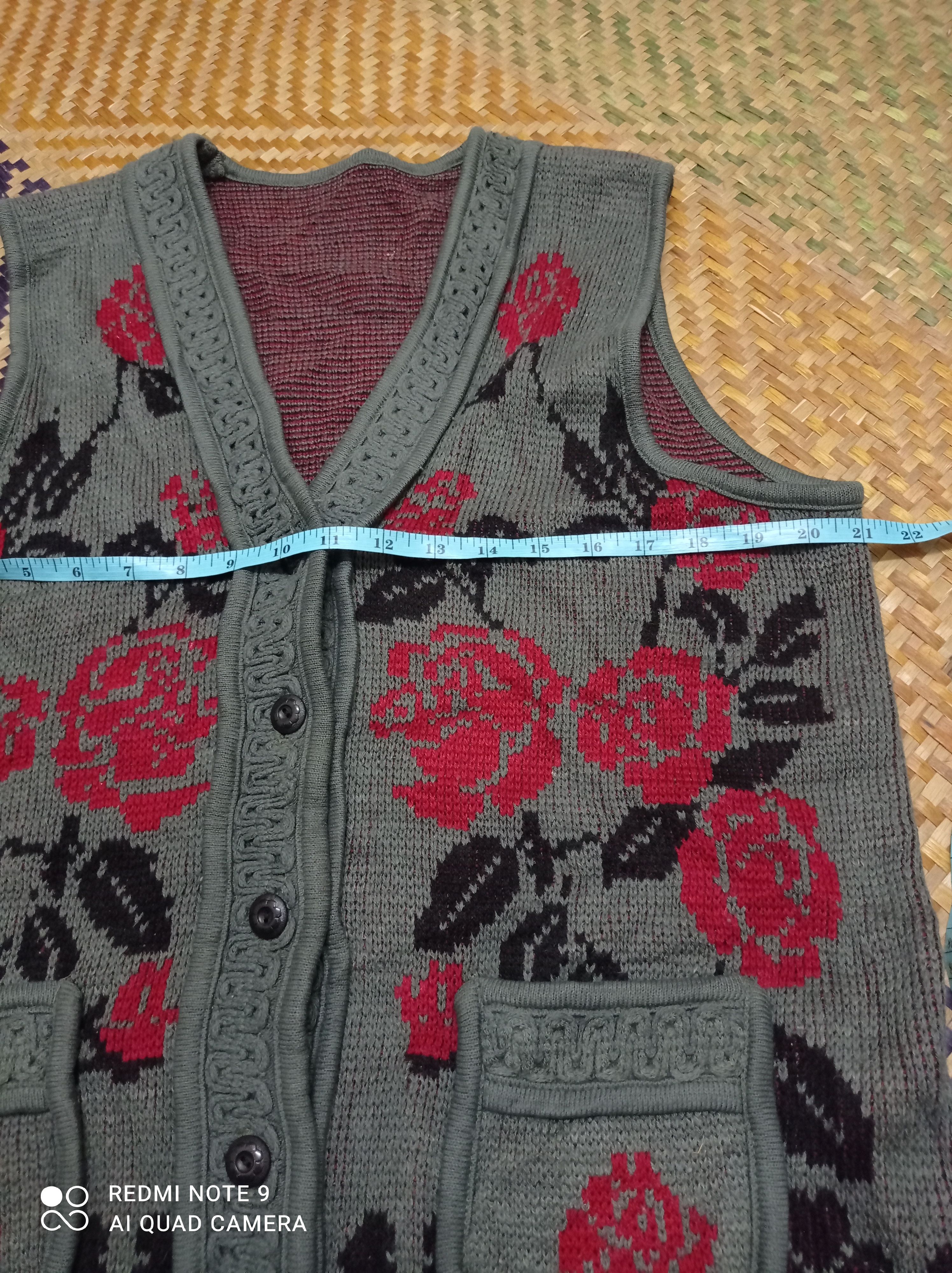 Japanese Brand × Other Vintage Japanese Brand knitted vest floral pattern Size US M / EU 48-50 / 2 - 11 Thumbnail
