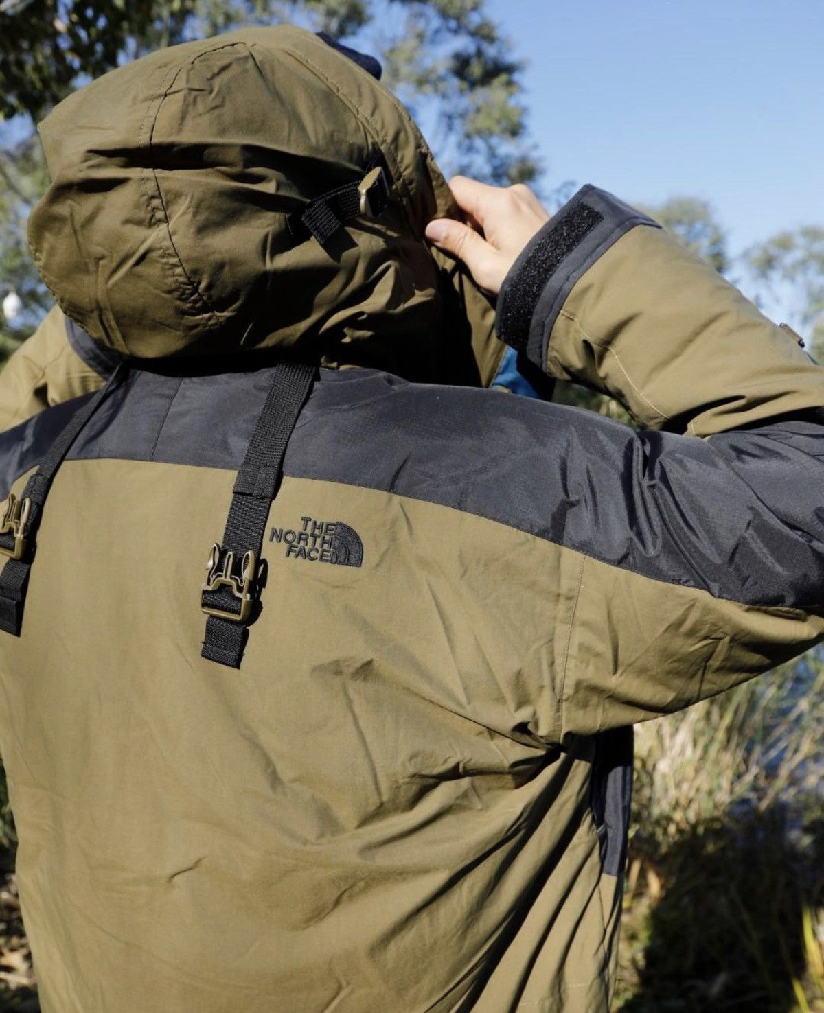 Kazuki Kuraishi × The North Face Urban Exploration Kazuki Mountain Down Jacket Olive Size US L / EU 52-54 / 3 - 9 Thumbnail