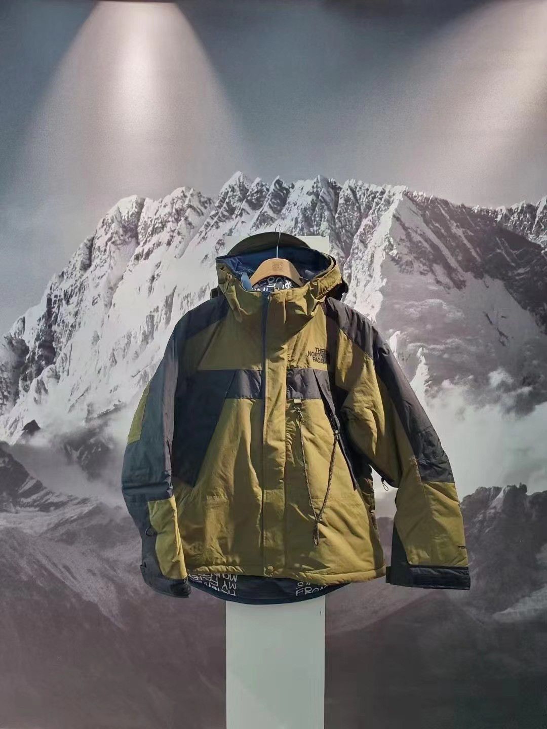Kazuki Kuraishi × The North Face Urban Exploration Kazuki Mountain Down Jacket Olive Size US L / EU 52-54 / 3 - 22 Thumbnail