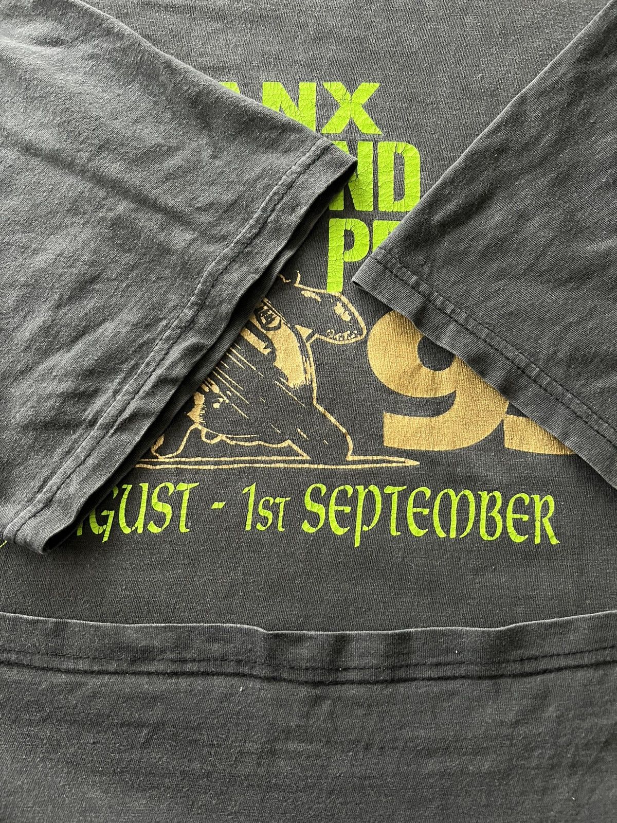 Band Tees Vintage 1995 Manx Grand Prix 95 Moto Racing Faded Black Tee Size US XL / EU 56 / 4 - 7 Thumbnail