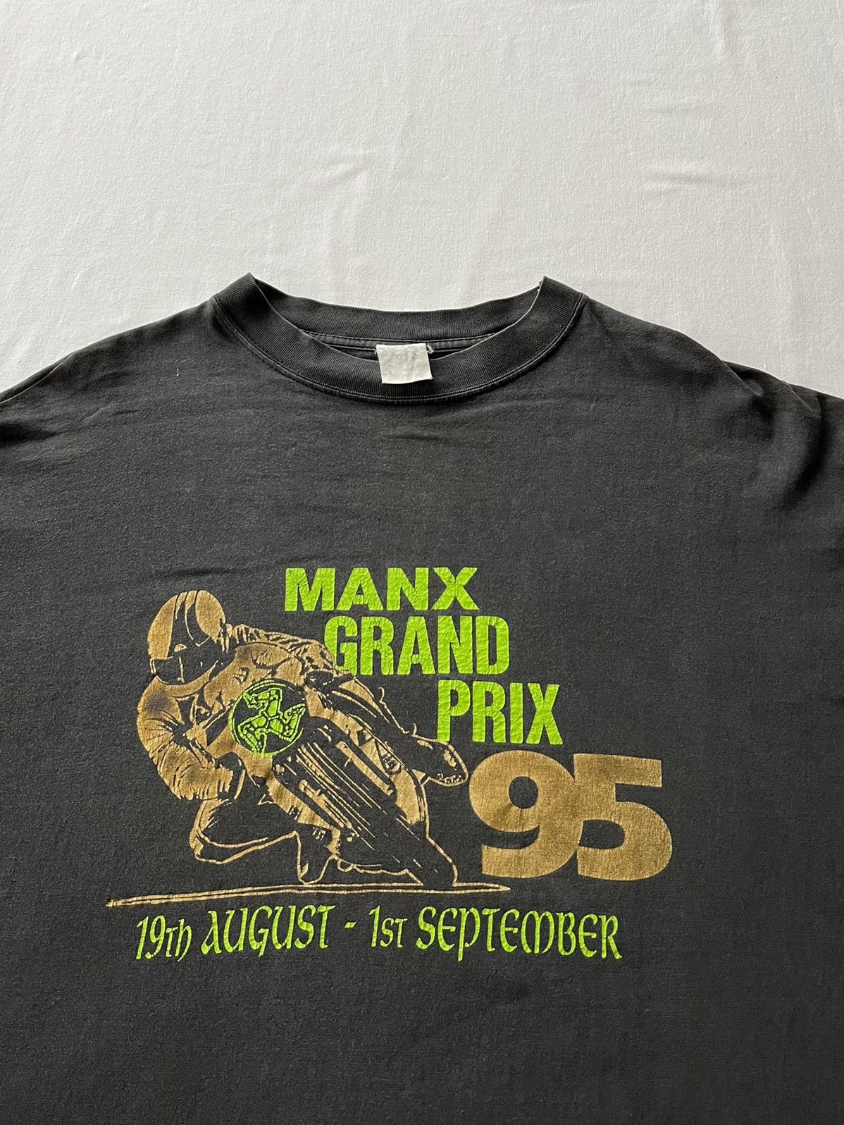 Band Tees Vintage 1995 Manx Grand Prix 95 Moto Racing Faded Black Tee Size US XL / EU 56 / 4 - 4 Thumbnail