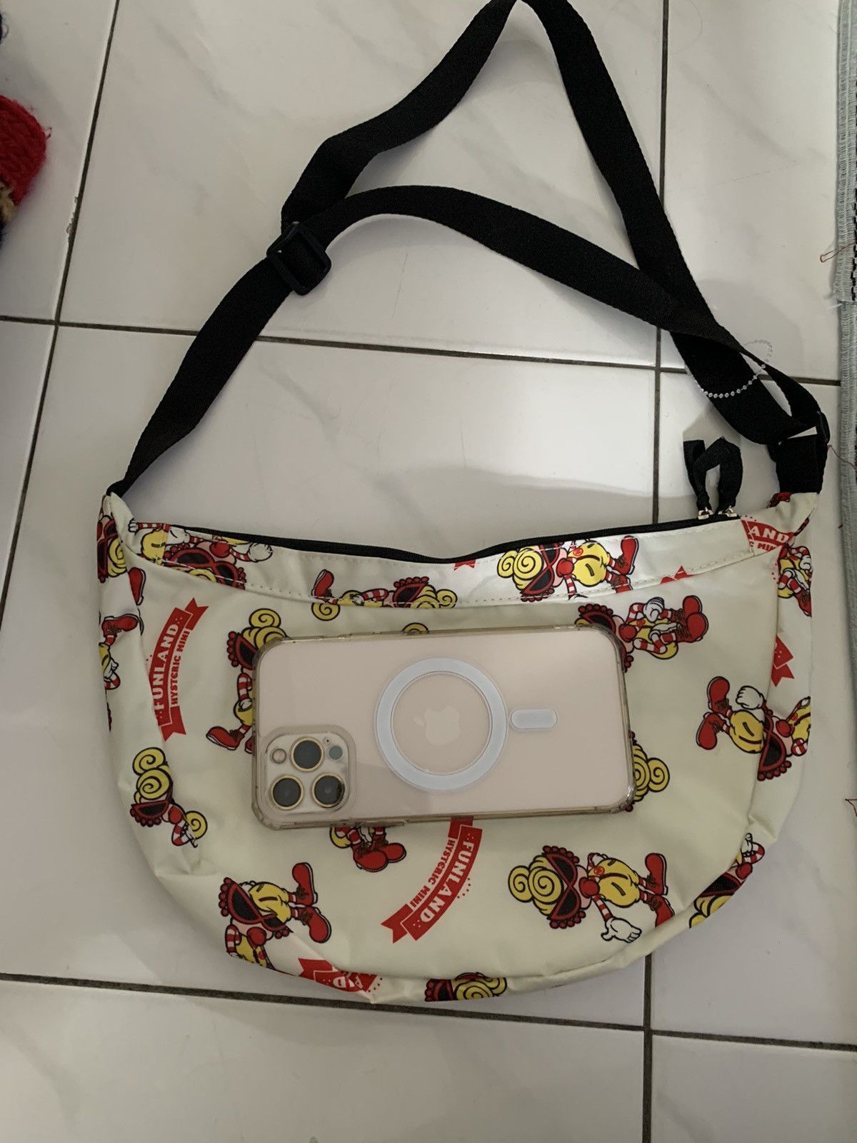 Hysteric Glamour Hysteric Mini Over Print Crossbody Sling bag Waterproof Bag Size ONE SIZE - 6 Thumbnail