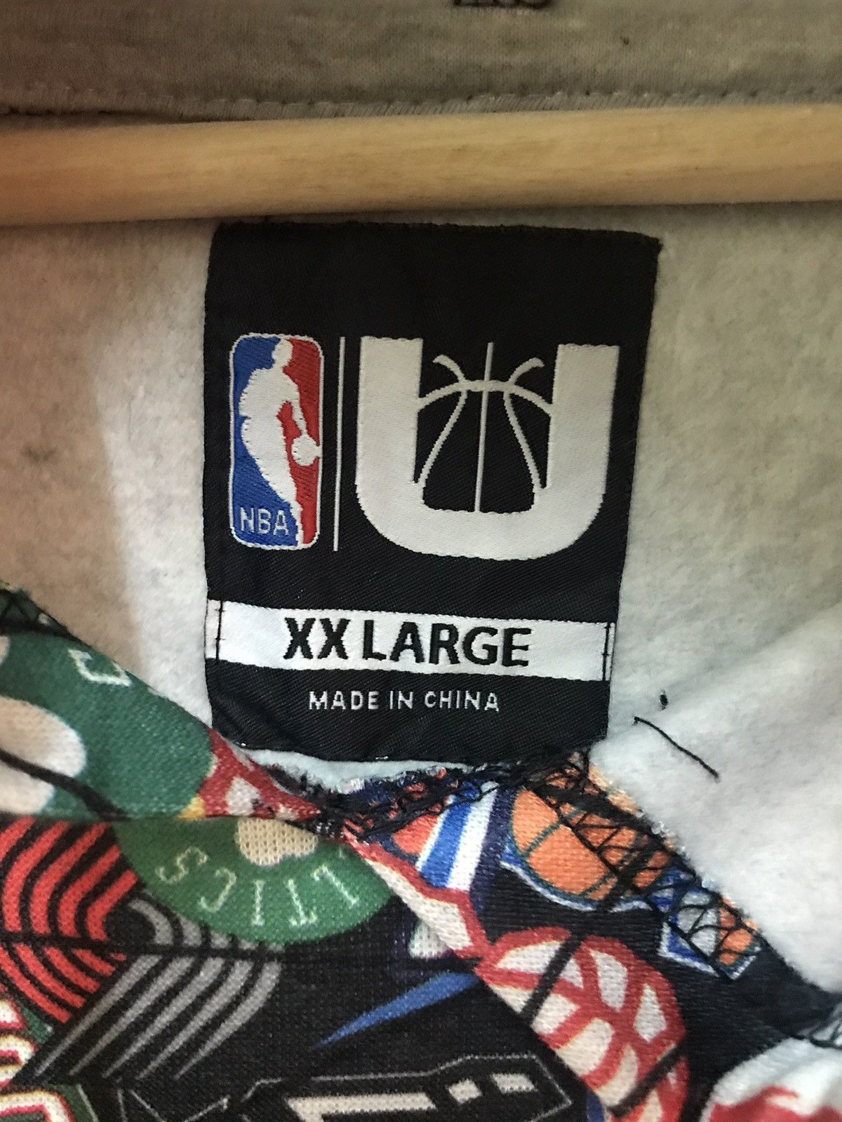 Japanese Brand × NBA × Vintage Vintage NBA HOODIE Sweatshirt Full Print Size US XXL / EU 58 / 5 - 5 Thumbnail
