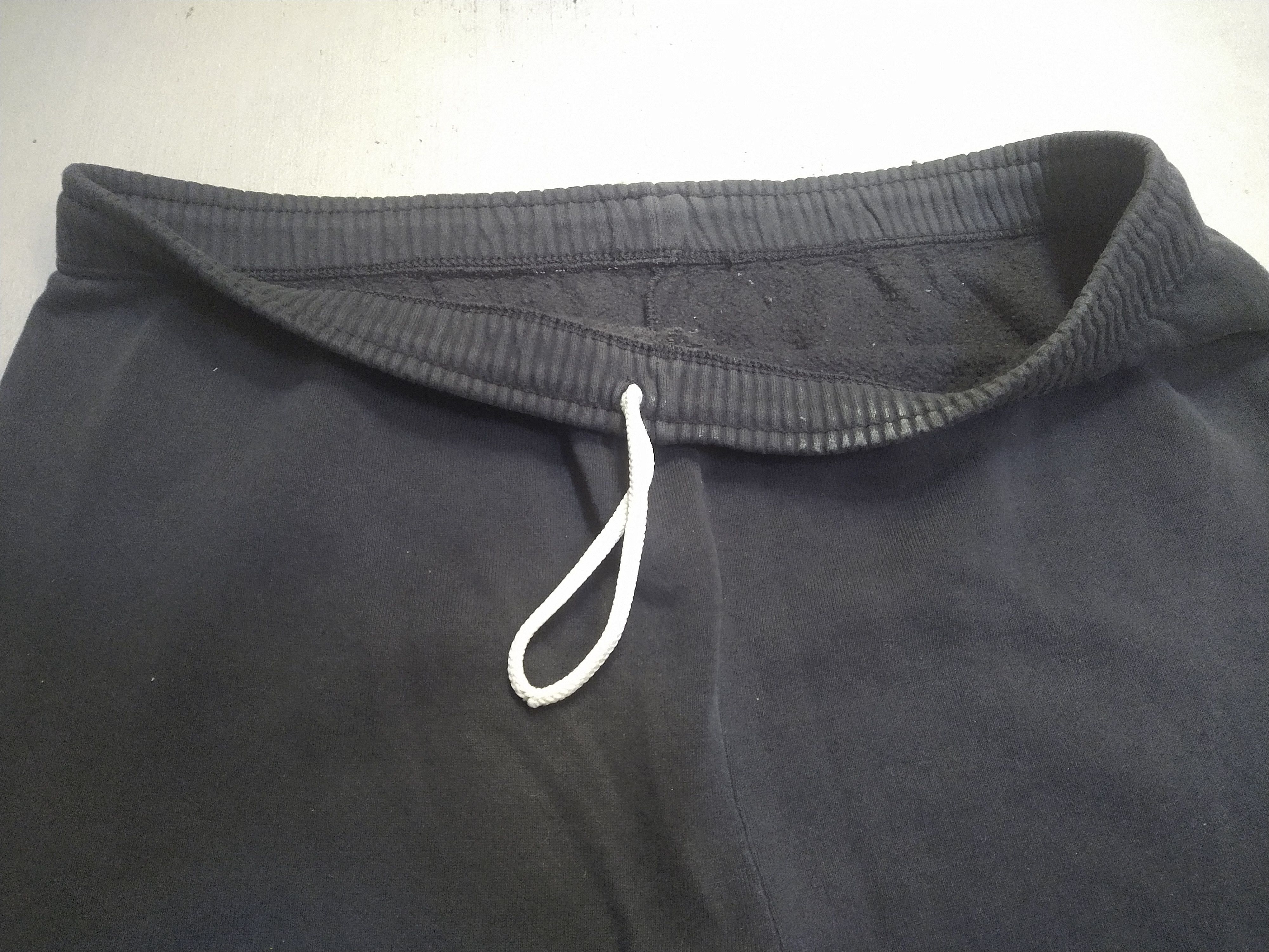 Fashion Victim × Vintage Vintage Fashion Victim Sweatpants Size Large Black Skull 90s Size US 36 / EU 52 - 2 Thumbnail