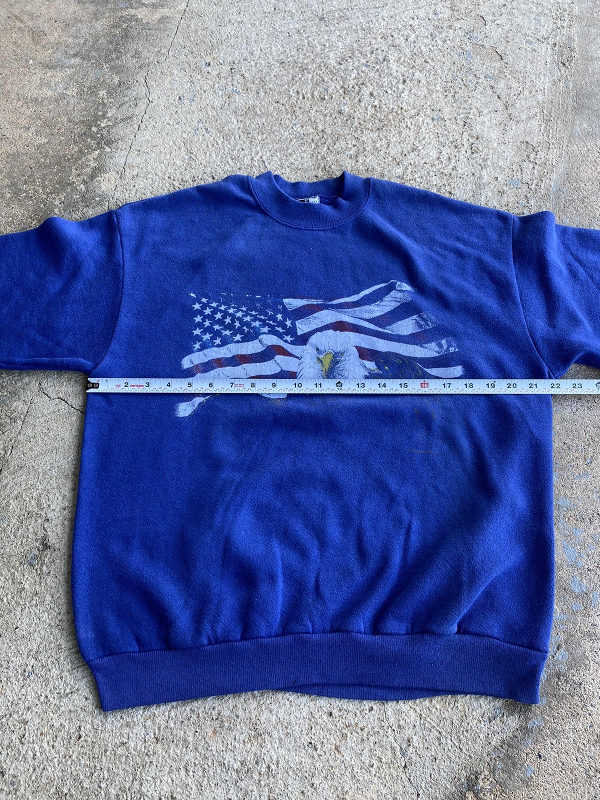 Vintage Vintage 90’s Eagle USA Flag Crewneck Sweatshirt Size US L / EU 52-54 / 3 - 8 Thumbnail