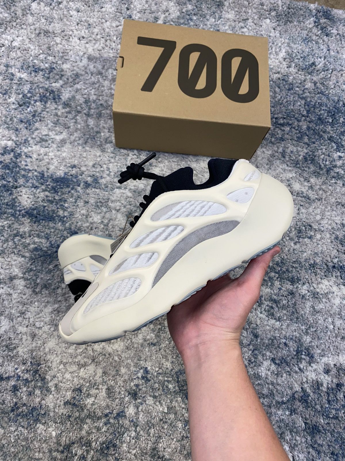 Adidas × Kanye West Adidas Yeezy 700 V3 Azael Size US 9.5 / EU 42-43 - 2 Thumbnail