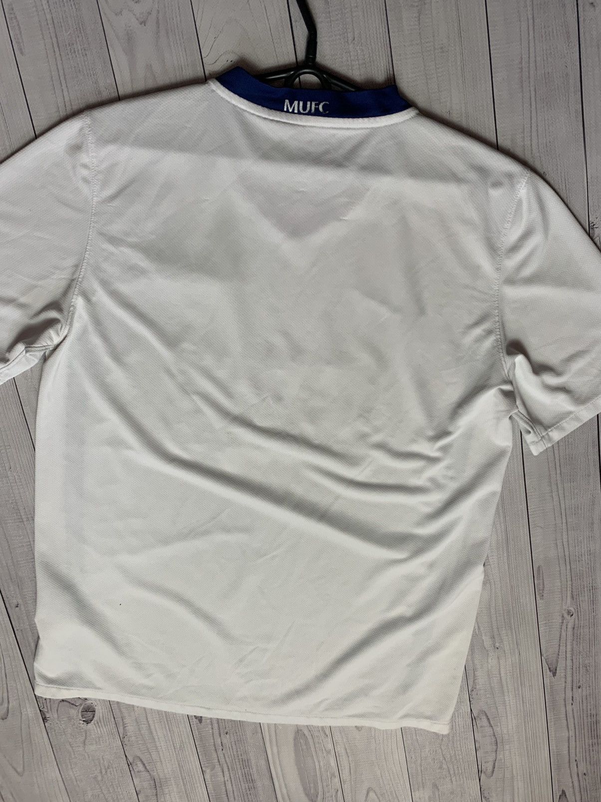 Nike × Vintage Vintage Nike Manchester United soccer jersey white size M Size US M / EU 48-50 / 2 - 9 Thumbnail