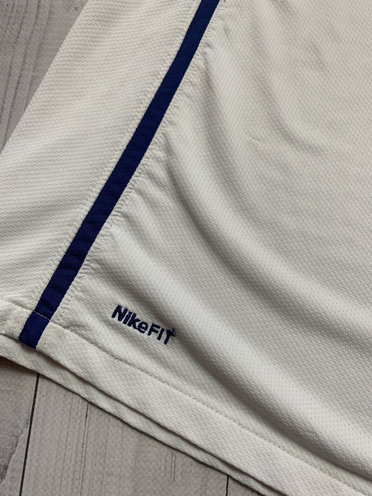 Nike × Vintage Vintage Nike Manchester United soccer jersey white size M Size US M / EU 48-50 / 2 - 4 Thumbnail