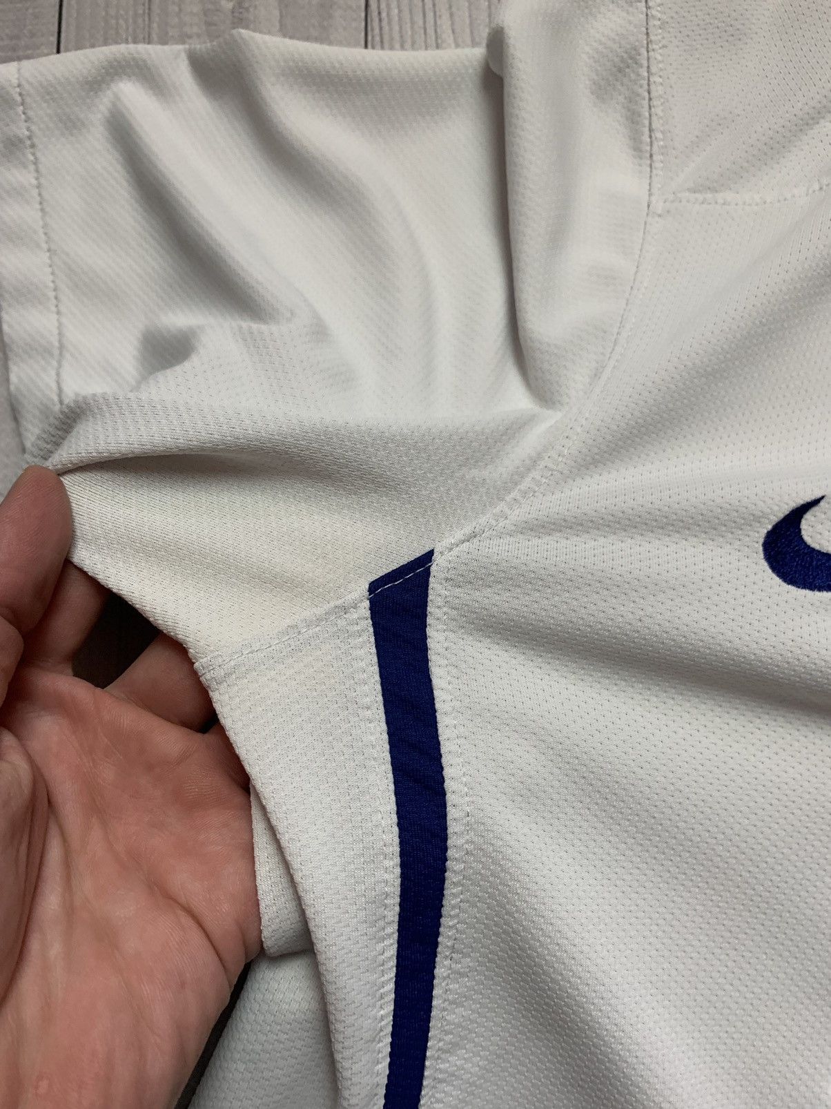 Nike × Vintage Vintage Nike Manchester United soccer jersey white size M Size US M / EU 48-50 / 2 - 7 Thumbnail