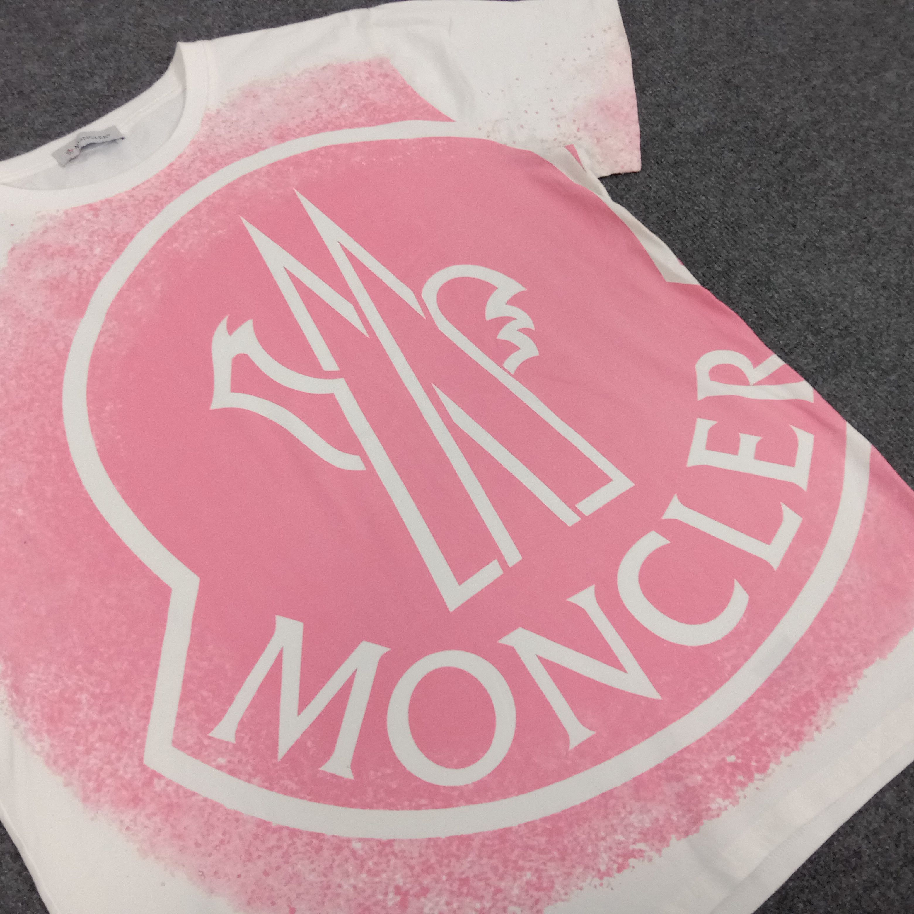 Vintage Italian Brand Moncler Big Design Tshirt Size US L / EU 52-54 / 3 - 2 Thumbnail