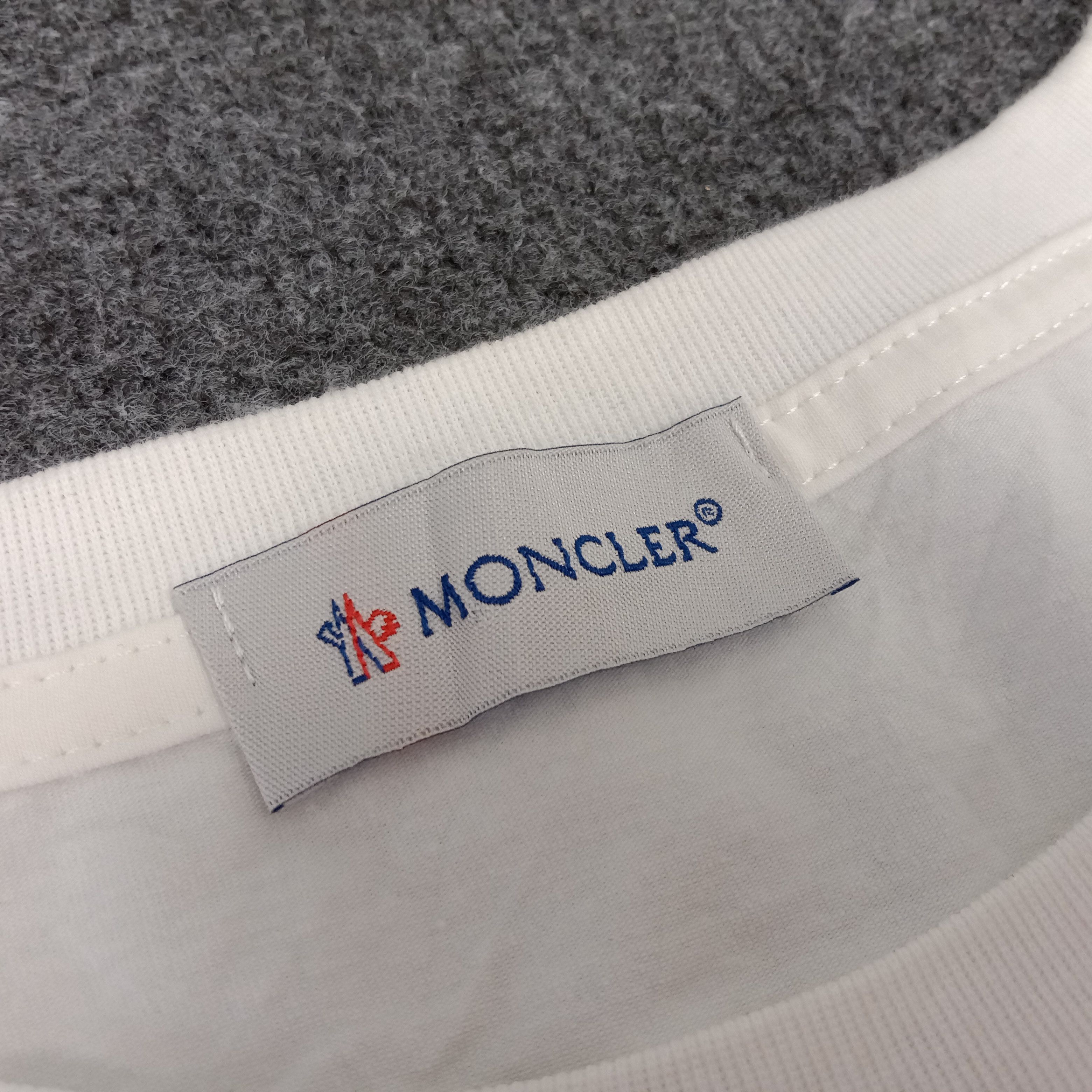 Vintage Italian Brand Moncler Big Design Tshirt Size US L / EU 52-54 / 3 - 5 Thumbnail