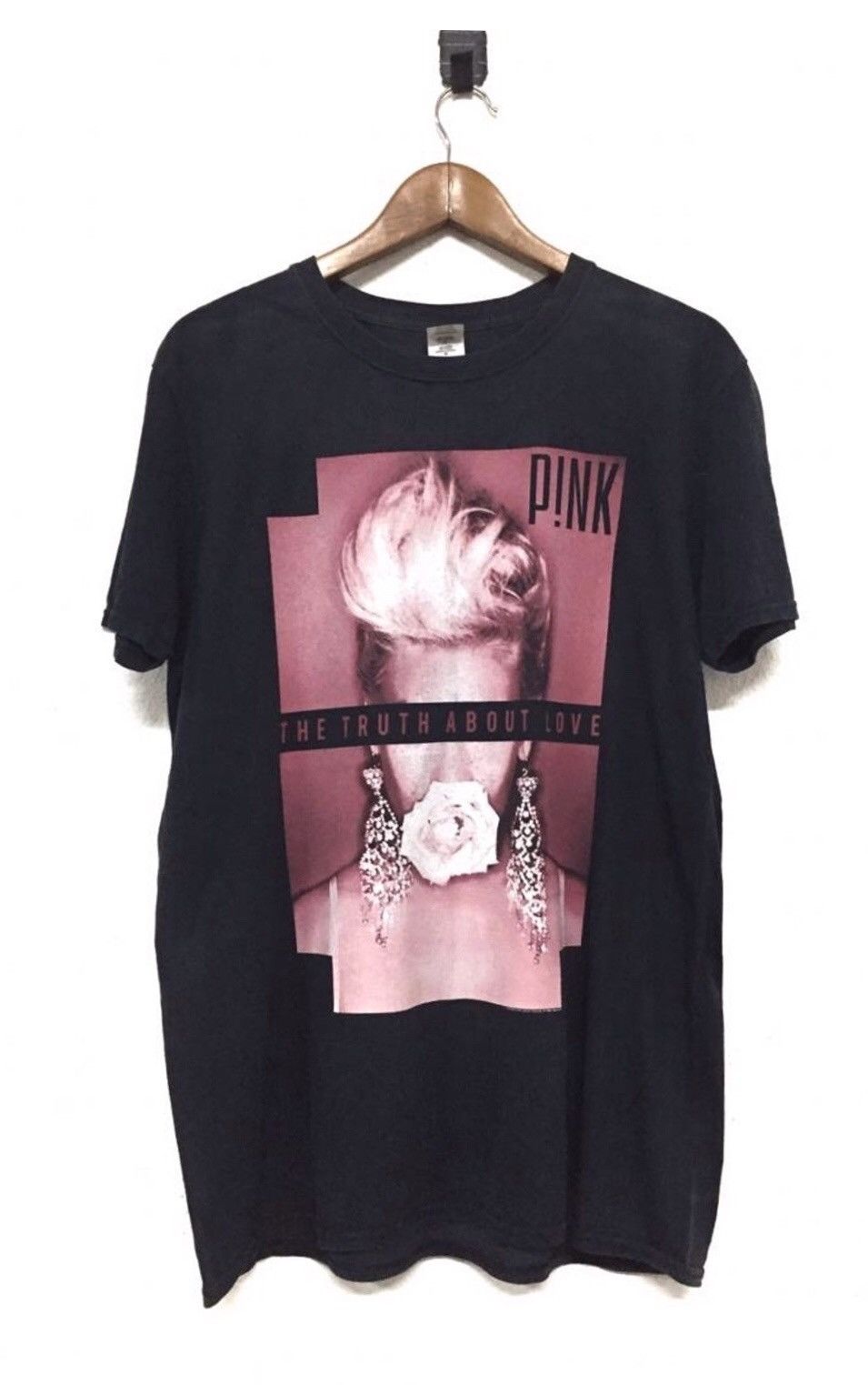 Pink Nice Pink 'the truth about love tour' shirt cw21 Size US L / EU 52-54 / 3 - 1 Thumbnail