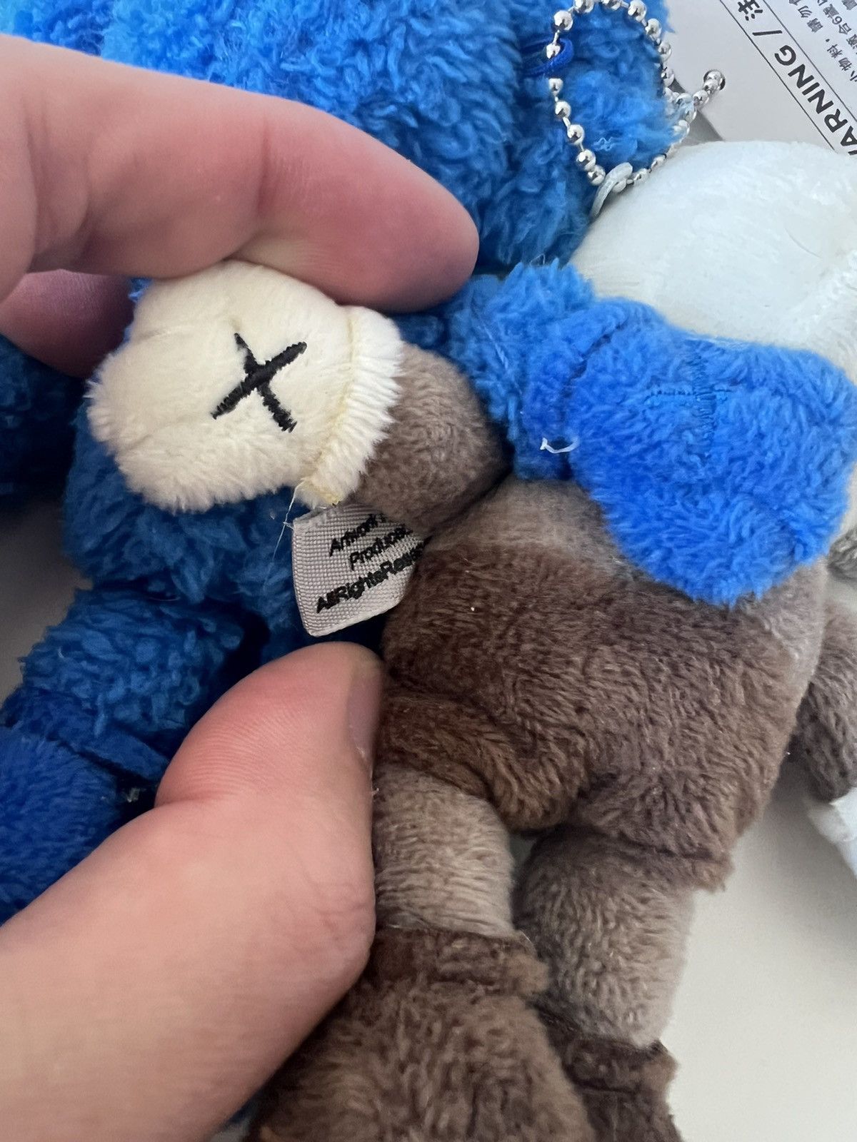 Kaws Kaws Seeing/Watching plush keychain kaws holiday Size ONE SIZE - 7 Thumbnail