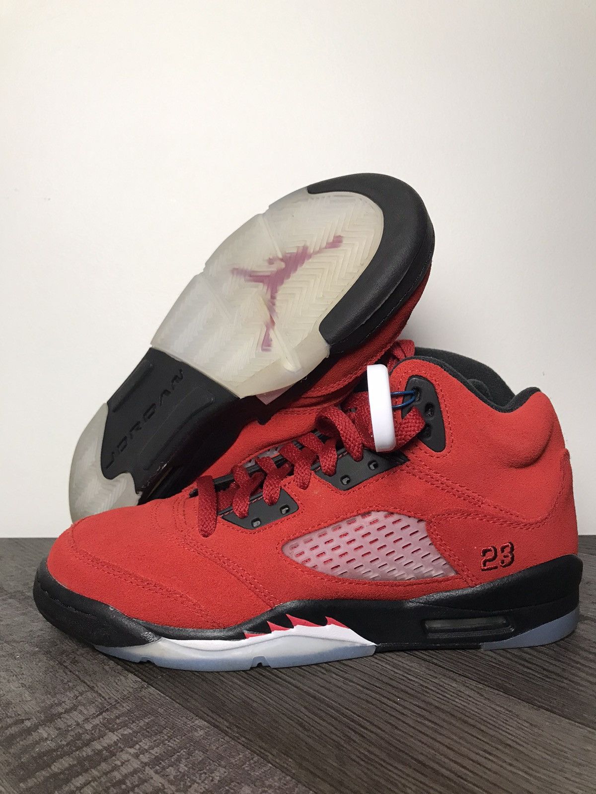 Jordan Brand × Nike Air Jordan 5 Raging Bulls GS Size US 6 / EU 39 - 1 Thumbnail