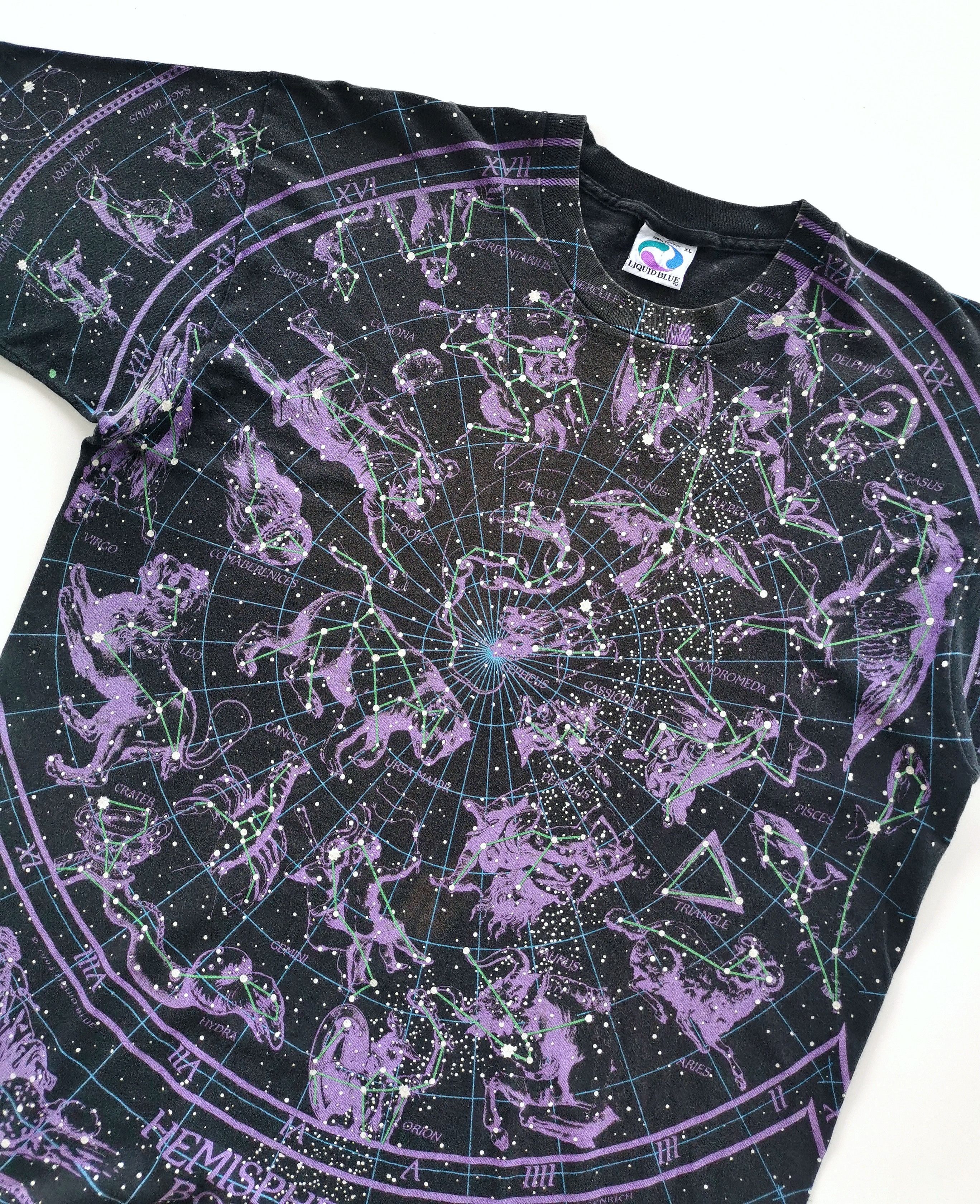 Arts & Science 1993 Liquid Blue Hemisphere Boreal Austral Vintage Tshirt Size US XL / EU 56 / 4 - 2 Thumbnail