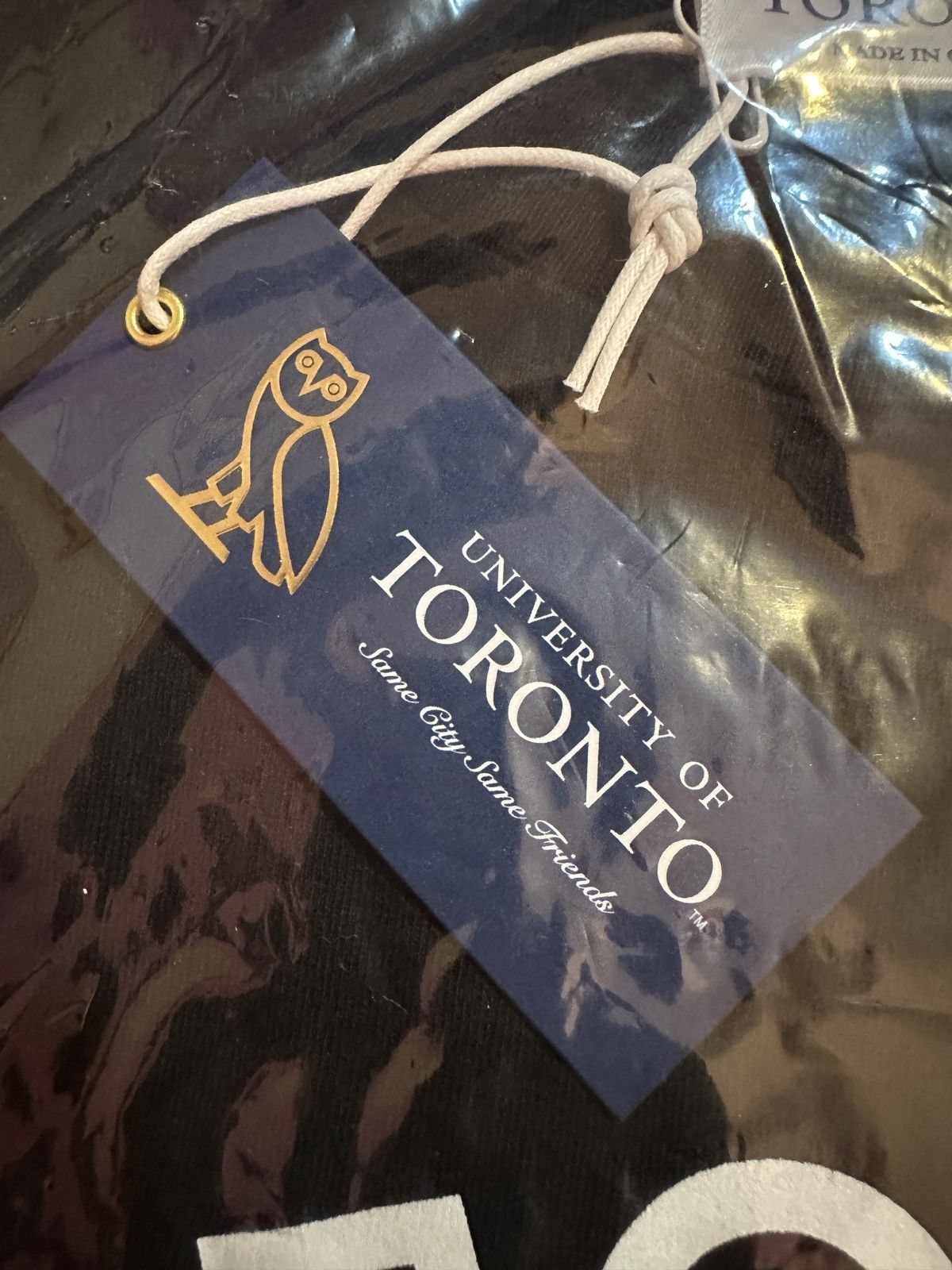 Drake × October's Very Own OVO x U of T (University of Toronto) T-SHIRT NEW with tags Size US XXL / EU 58 / 5 - 7 Thumbnail