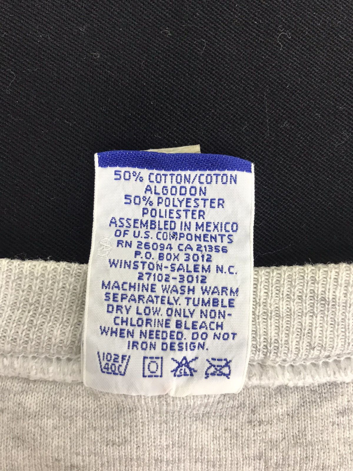 Champion Vintage 90s Champion Spell Out Big Logo Sweatshirt Size US M / EU 48-50 / 2 - 4 Thumbnail