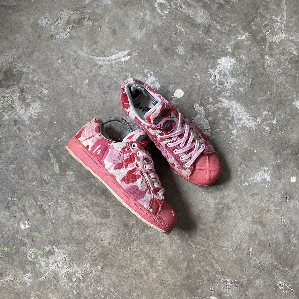 APE BAPE KAWS PINK CAMO iT sta sk8 size7 Kaws Pink Bape Sneakers A