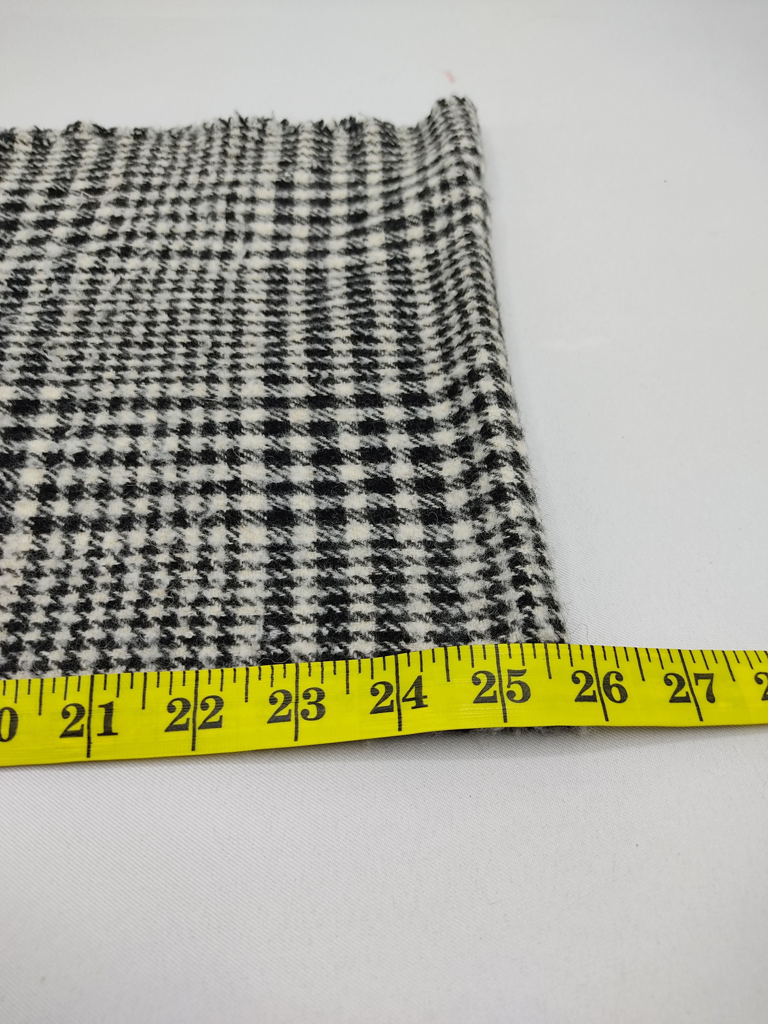 Alviero Martini Alviero Martini Scarf Muffler Plaid Checked Embroidery Logo Size ONE SIZE - 4 Thumbnail