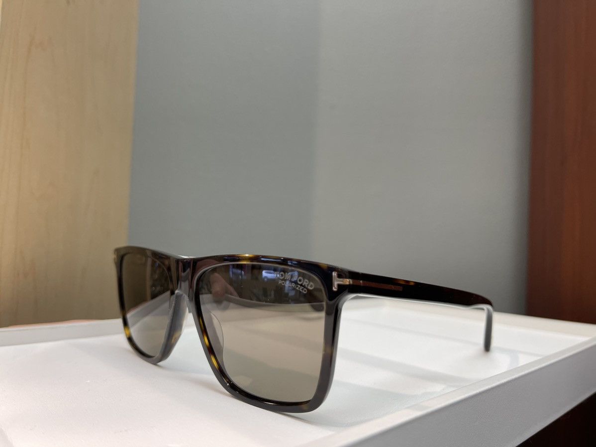 Tom Ford NEW Tom Ford TF832 Polarized Tom Ford Sunglasses Size ONE SIZE - 2 Thumbnail