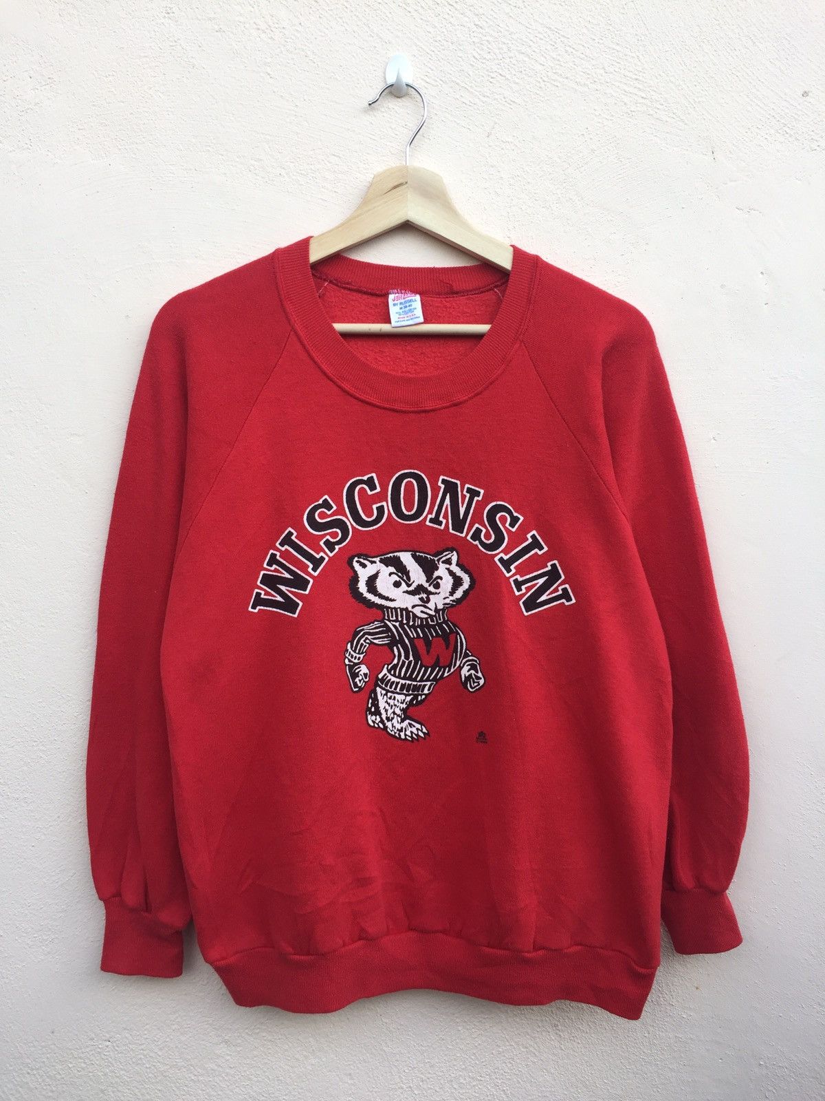 Vintage Vintage Collegiate Wisconsin Raglan Crewneck Made In USA Size US M / EU 48-50 / 2 - 1 Thumbnail
