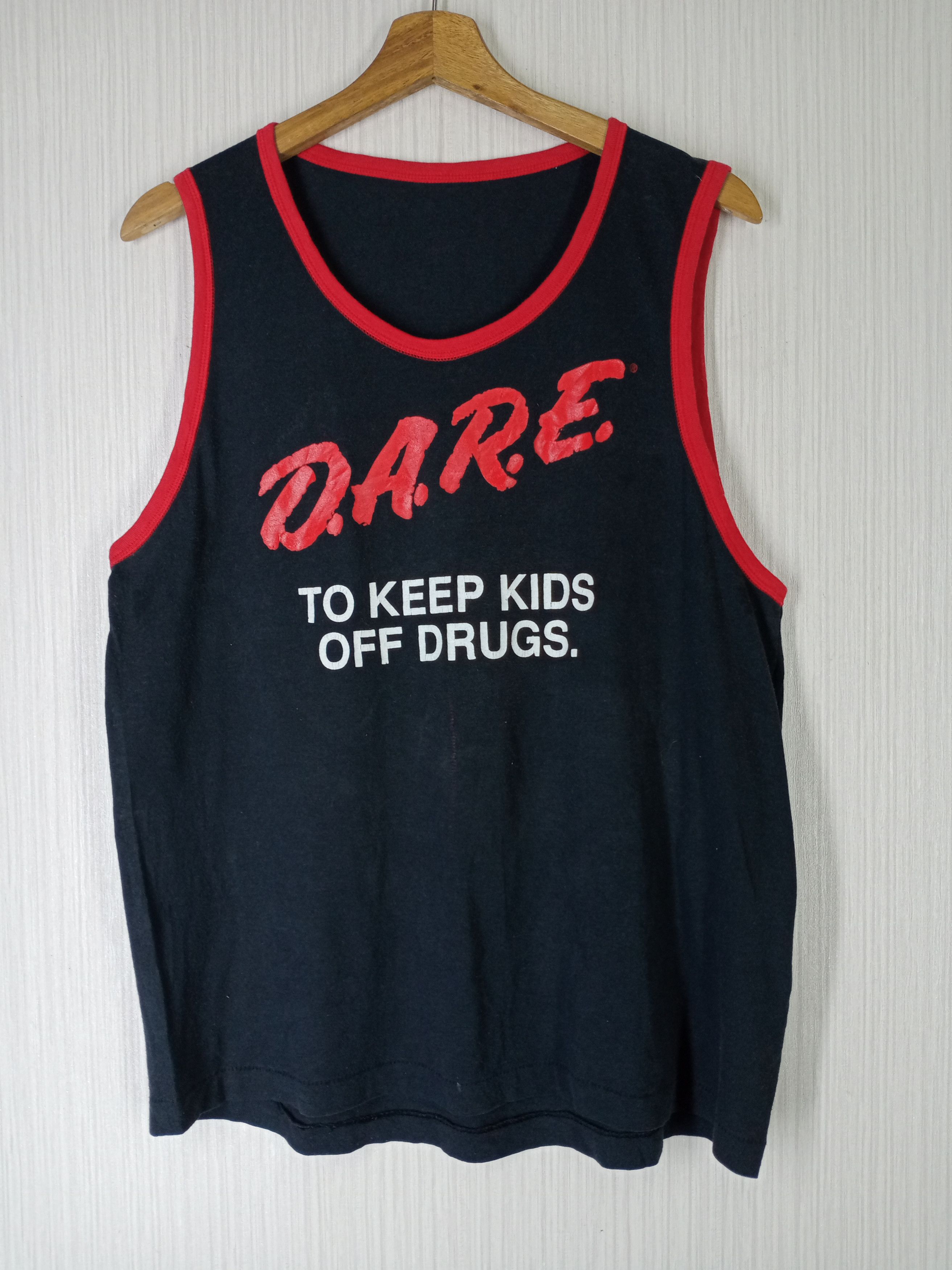 Vintage 90's Single Sticth D.A.R.E Sleeveless Tshirt
