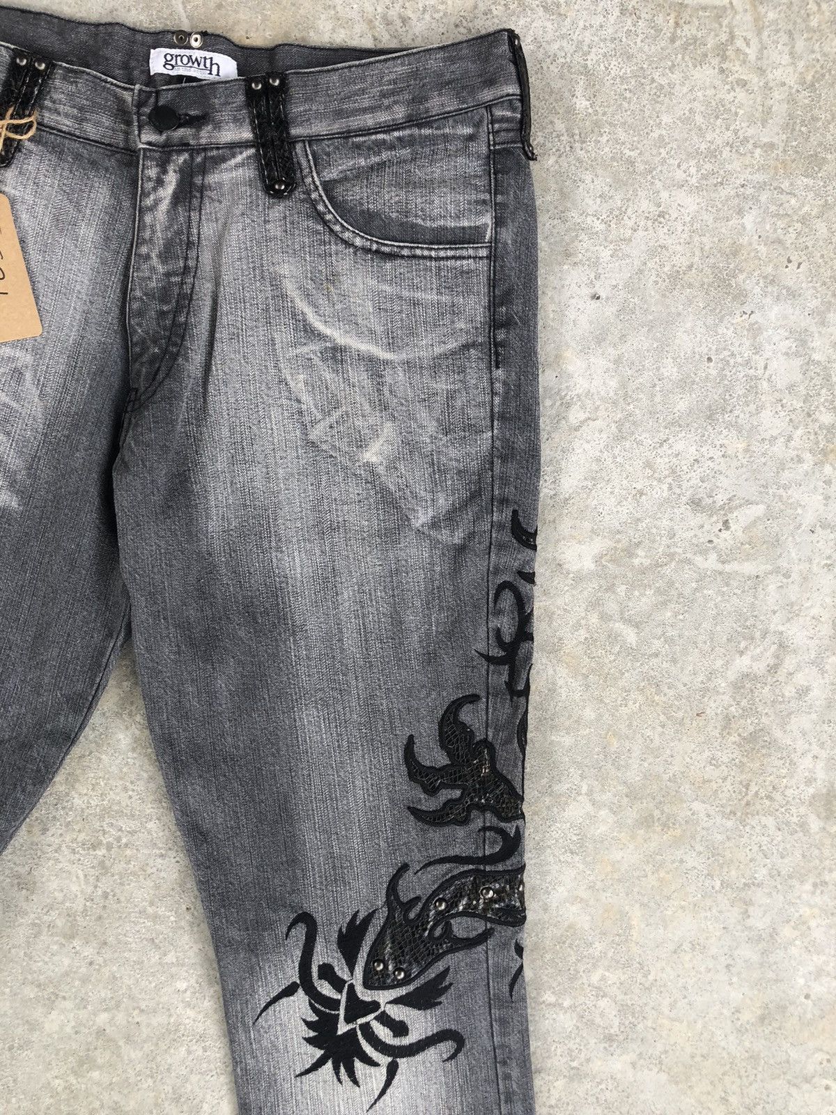 In The Attic In the attic Flared Jeans Distressed Jeans Embroidered Size US 33 - 5 Thumbnail