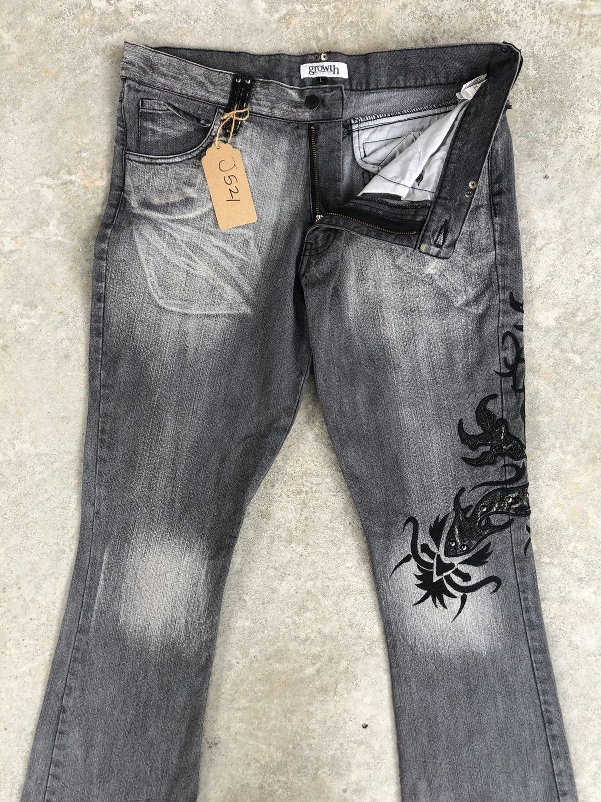 In The Attic In the attic Flared Jeans Distressed Jeans Embroidered Size US 33 - 3 Thumbnail