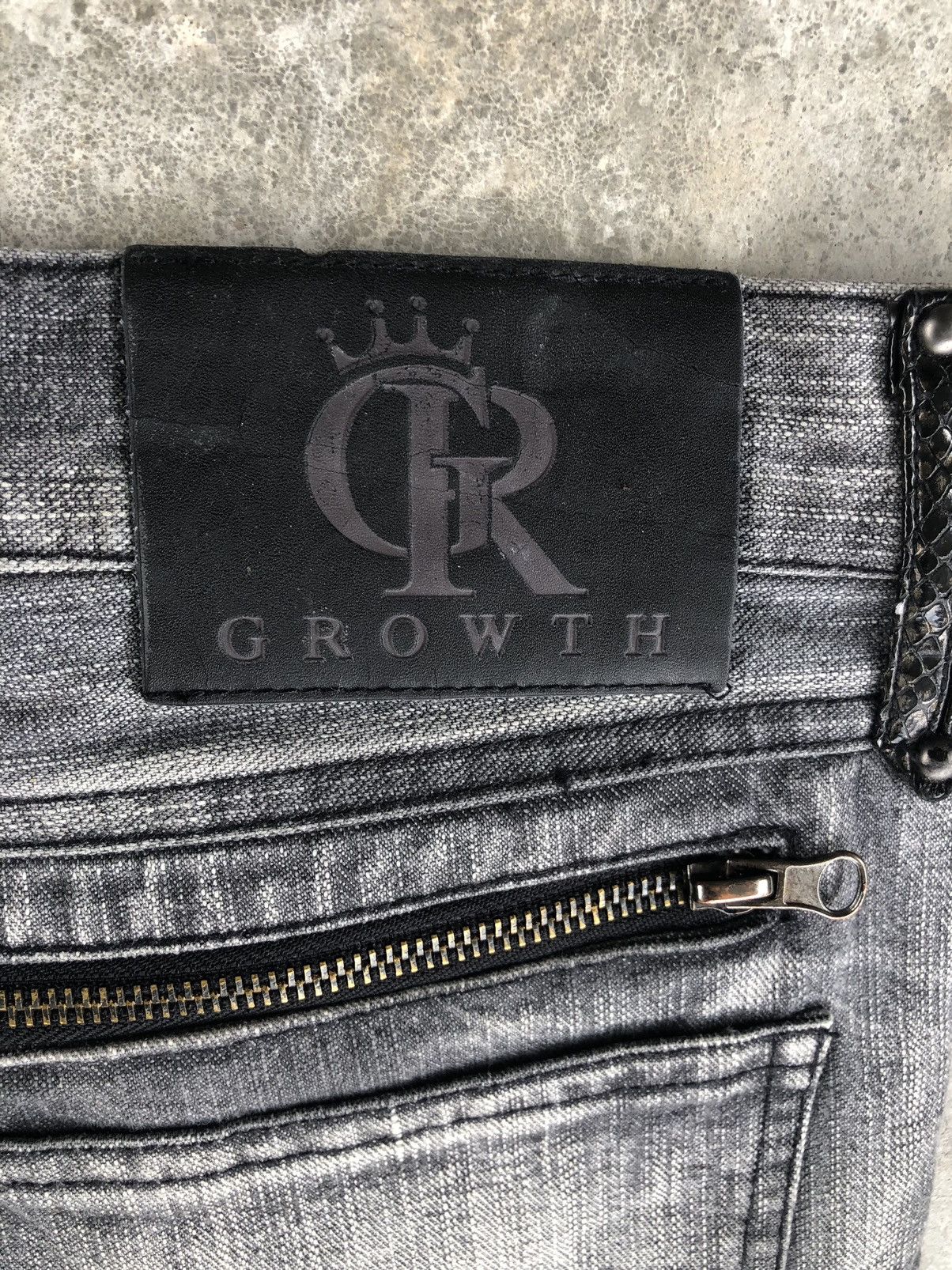 In The Attic In the attic Flared Jeans Distressed Jeans Embroidered Size US 33 - 14 Thumbnail