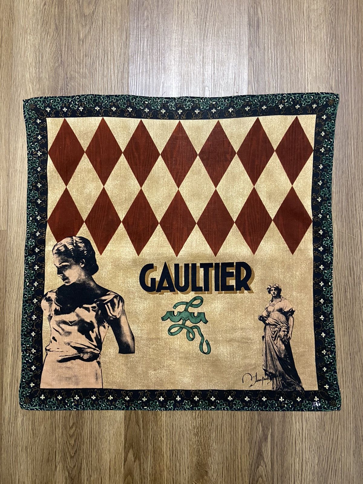 Jean Paul Gaultier Jean Paul Gaultier JPG Handkerchief/Neckerchief/Bandanna Size ONE SIZE - 1 Thumbnail