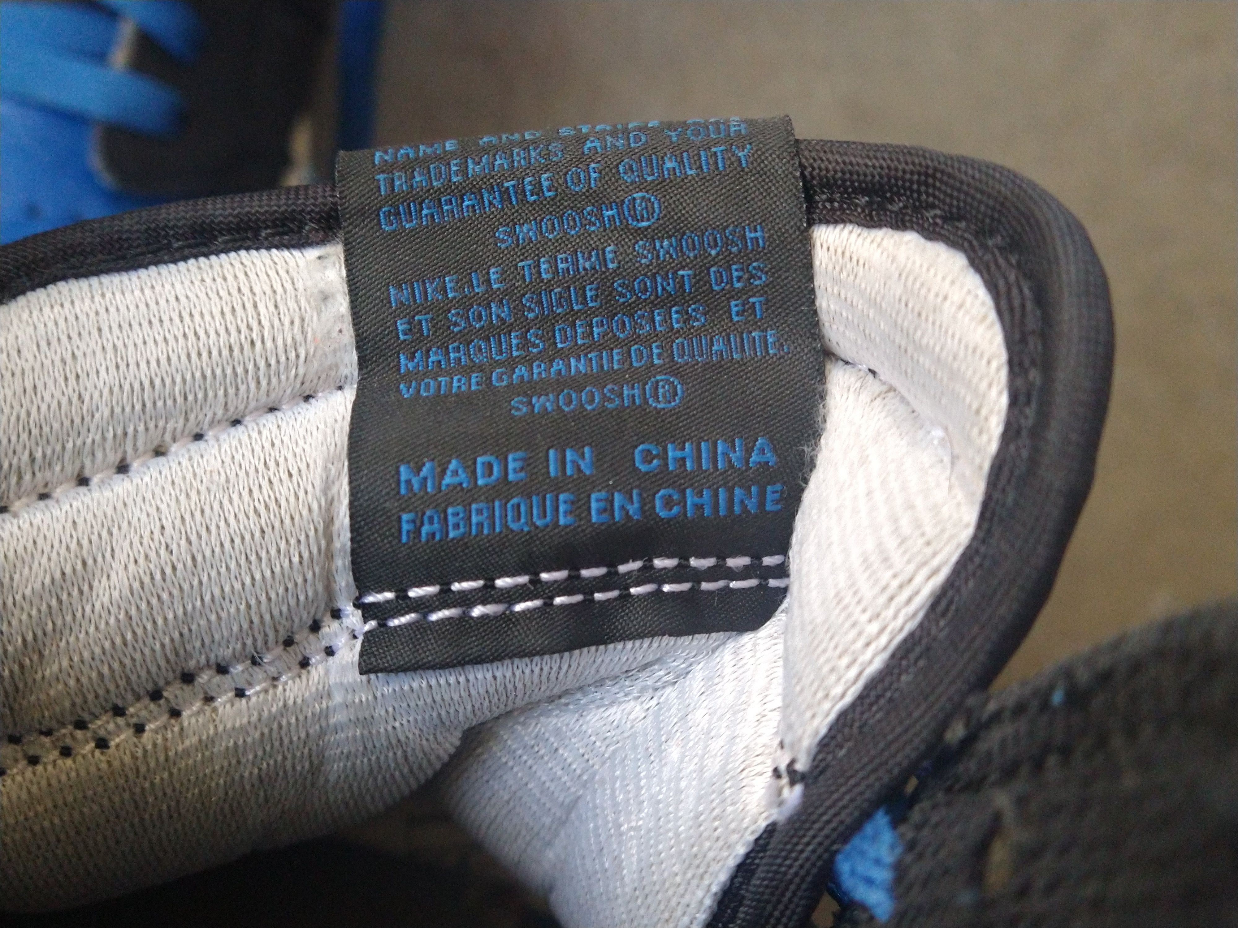 Jordan Brand Nike Air Jordan Retro 1 High OG Royals Size 10.5 555088-007 Size US 10.5 / EU 43-44 - 12 Thumbnail