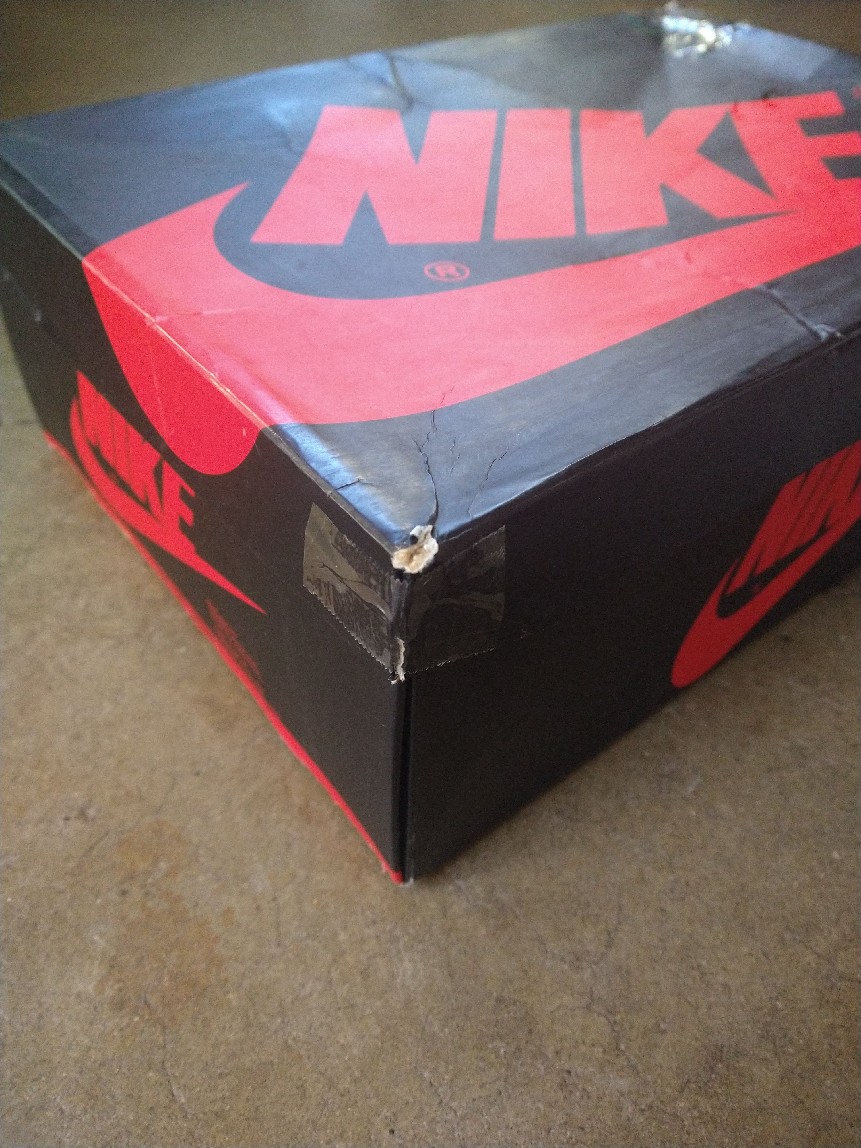 Jordan Brand Nike Air Jordan Retro 1 High OG Royals Size 10.5 555088-007 Size US 10.5 / EU 43-44 - 24 Thumbnail