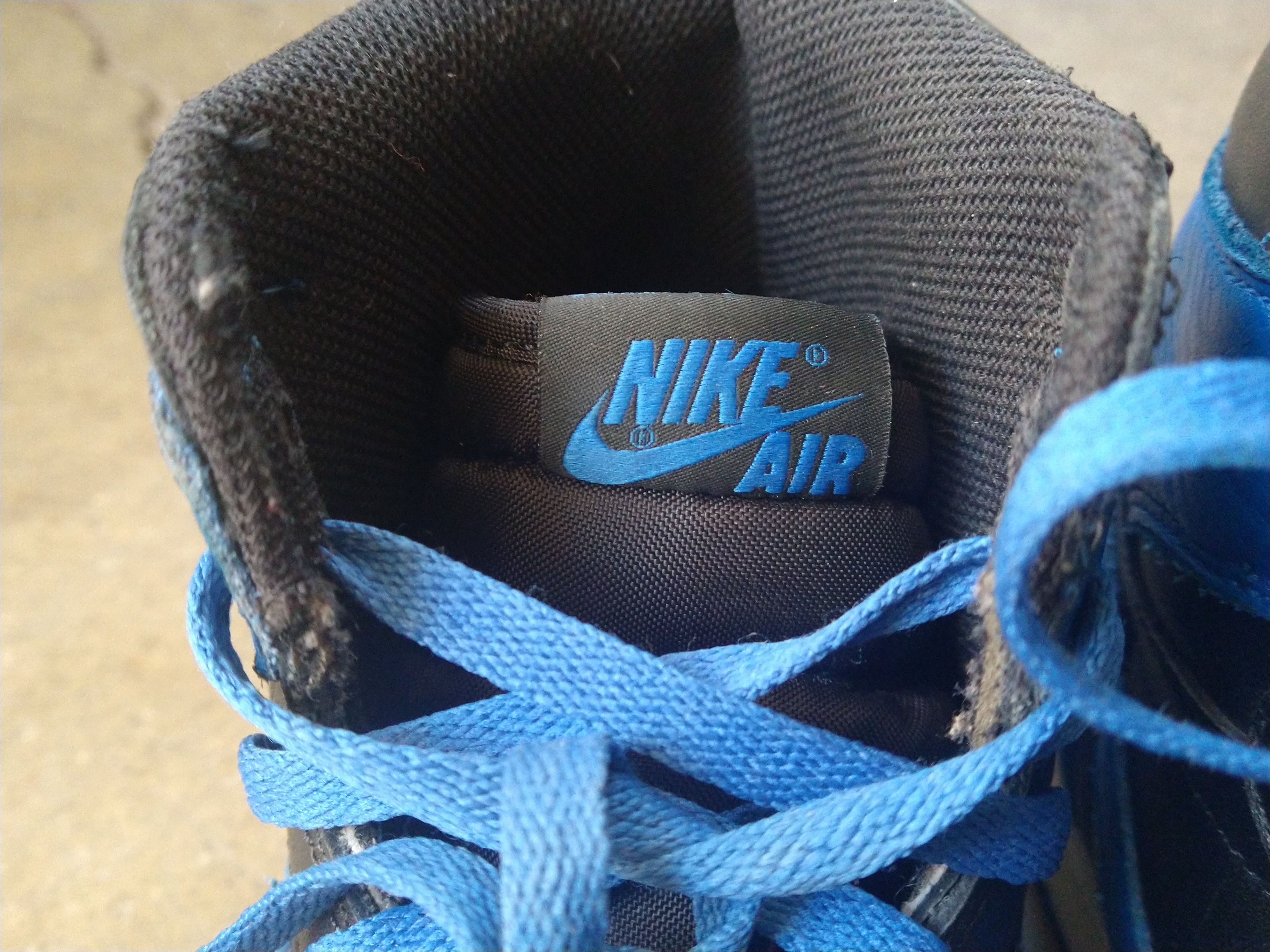 Jordan Brand Nike Air Jordan Retro 1 High OG Royals Size 10.5 555088-007 Size US 10.5 / EU 43-44 - 9 Thumbnail