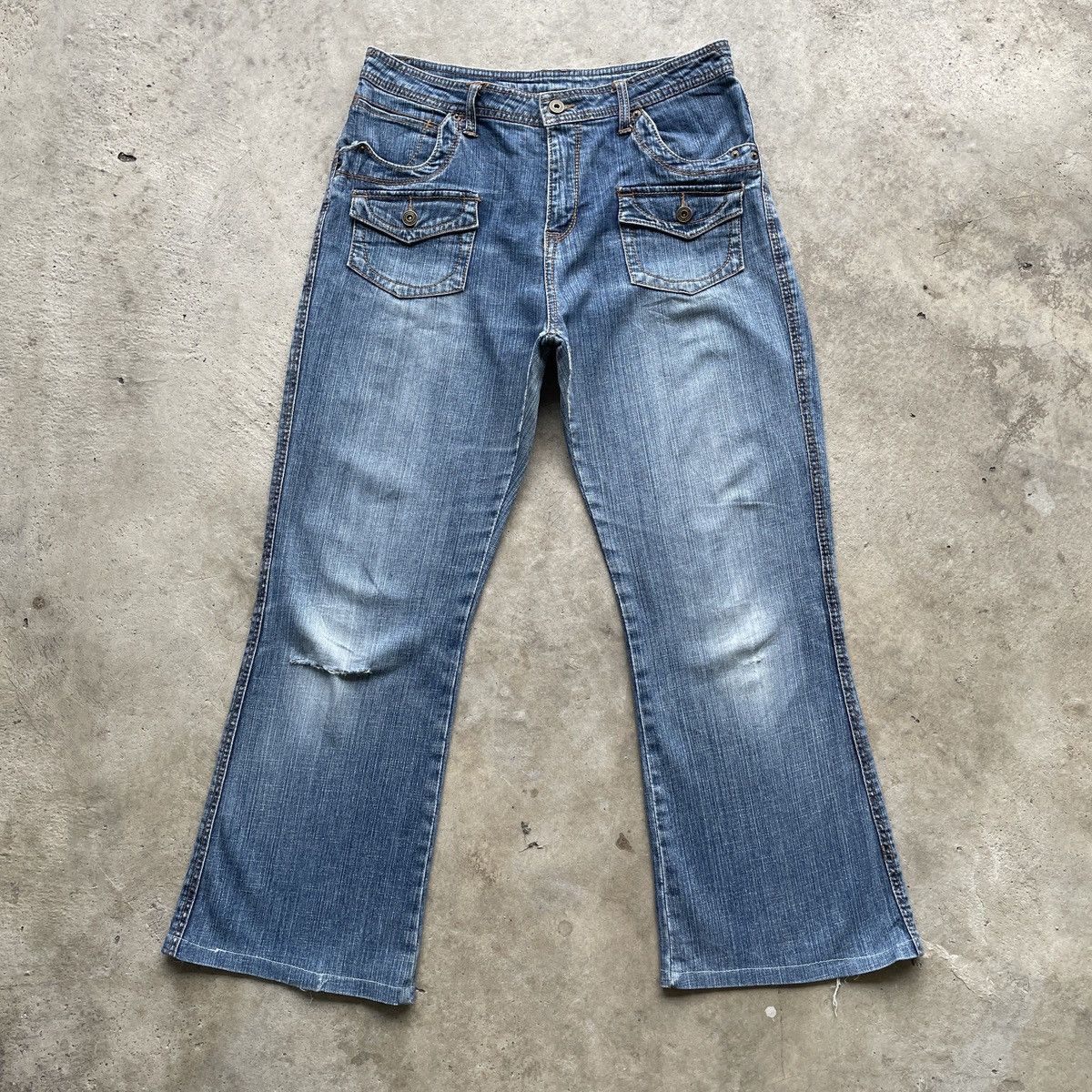Japanese Brand Japanese Vintage Faded FLARE Denim Jeans Pants Distressed Size US 32 / EU 48 - 1 Thumbnail