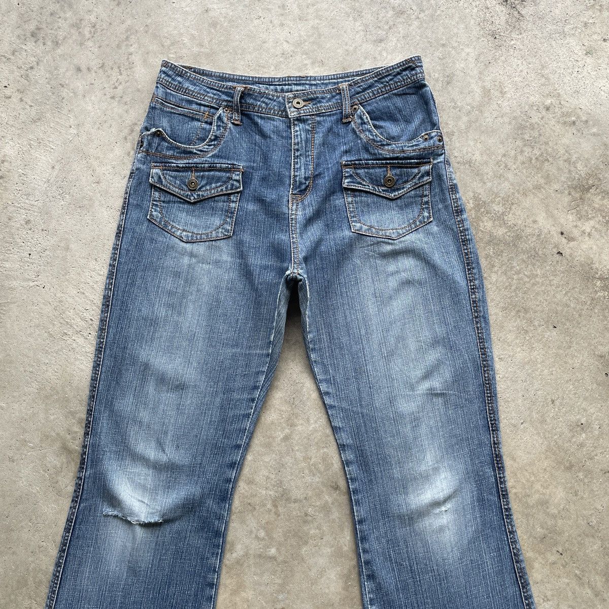 Japanese Brand Japanese Vintage Faded FLARE Denim Jeans Pants Distressed Size US 32 / EU 48 - 3 Thumbnail