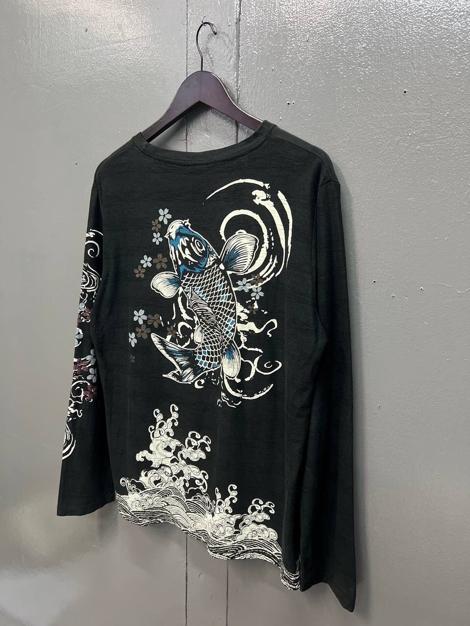 Japanese Brand VINTAGE KOI FISH BIG PRINT LONGSLEEVE TSHIRT Size US L / EU 52-54 / 3 - 7 Thumbnail