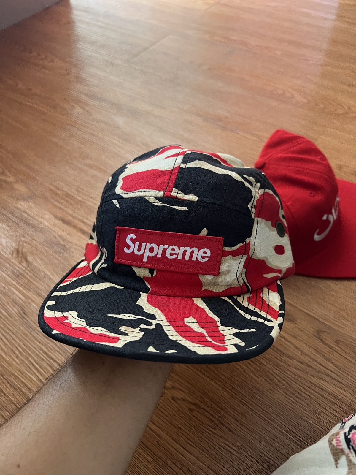 Supreme tiger outlet hat