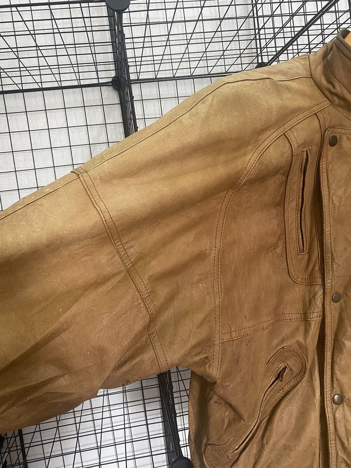 Valentino × Vintage 🔥VINTAGE 90’s VALENTINO LEATHER BOMBER JACKET Size US L / EU 52-54 / 3 - 6 Thumbnail