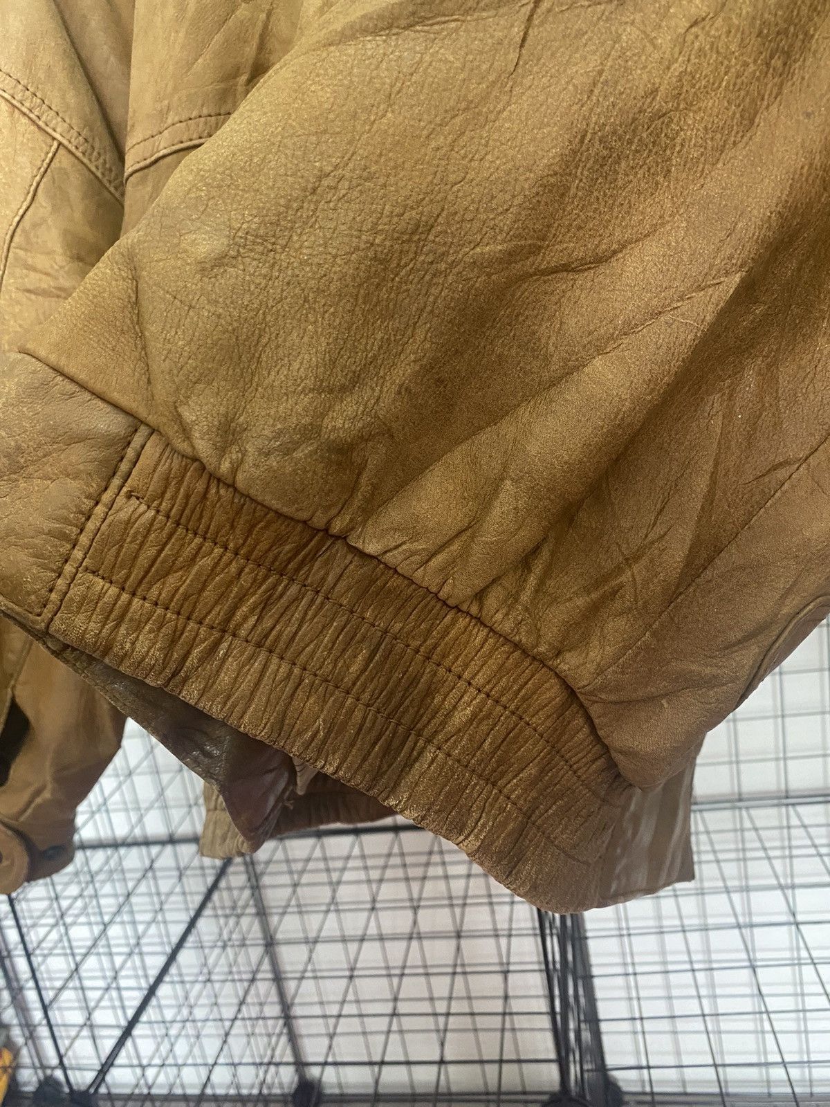 Valentino × Vintage 🔥VINTAGE 90’s VALENTINO LEATHER BOMBER JACKET Size US L / EU 52-54 / 3 - 9 Thumbnail